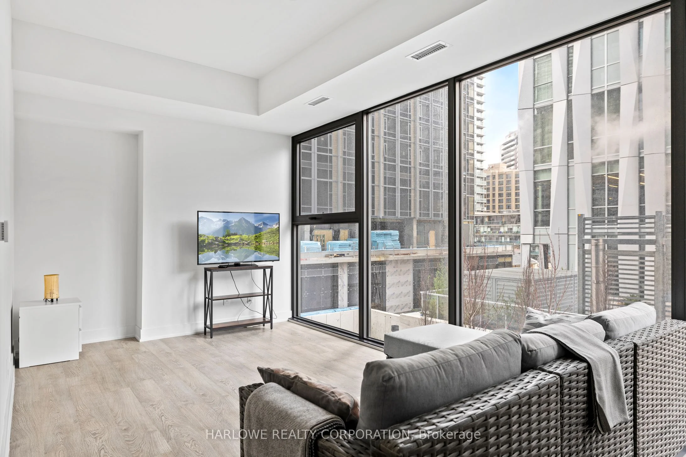 8 Cumberland Street 507, Toronto C02, ON M4W 0B6