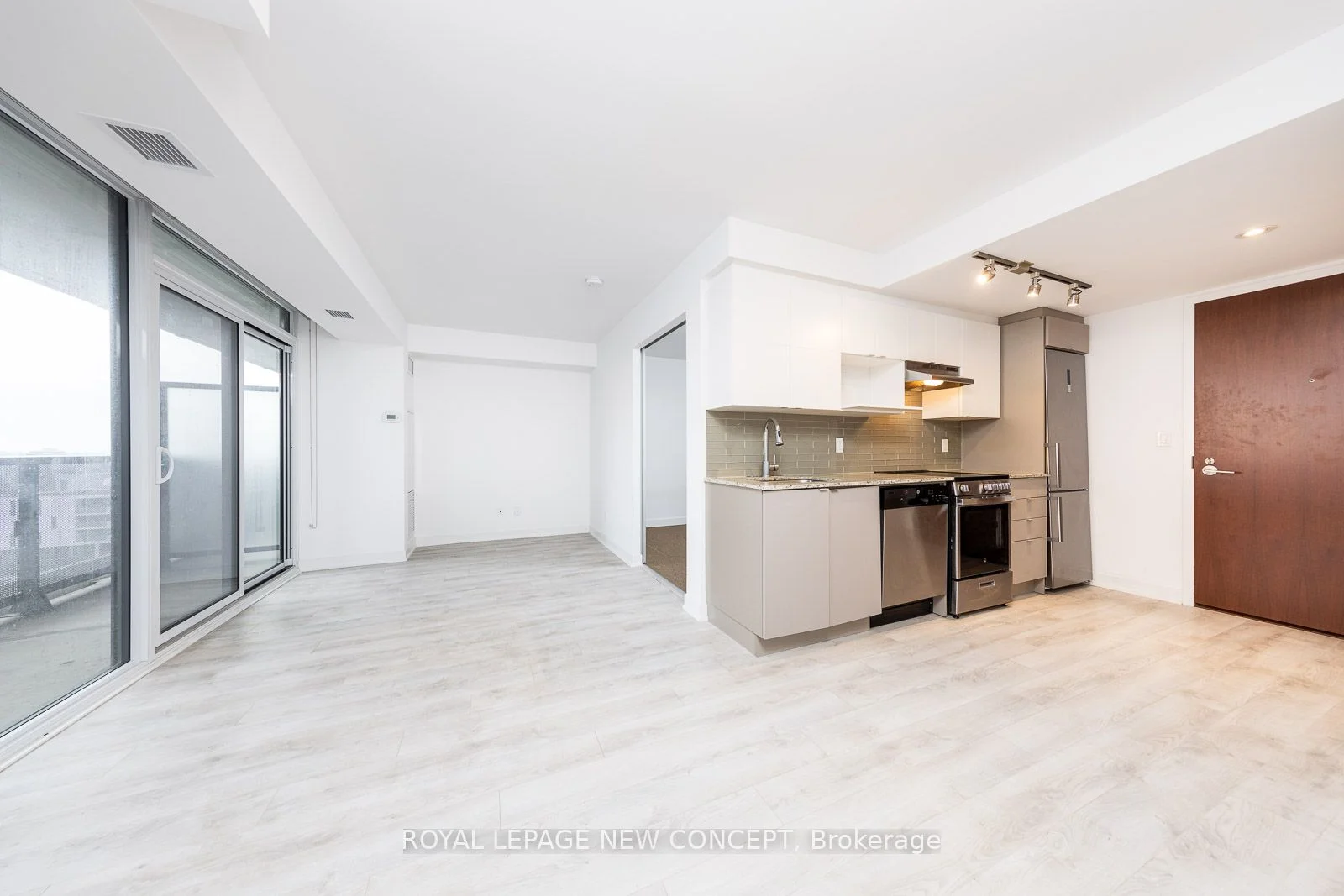 120 Varna Drive 1101, Toronto C04, ON M6A 1N3
