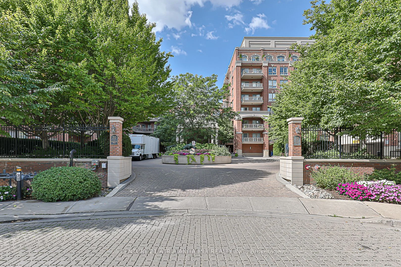 20 Burkebrook Place 404, Toronto C12, ON M4G 0A1