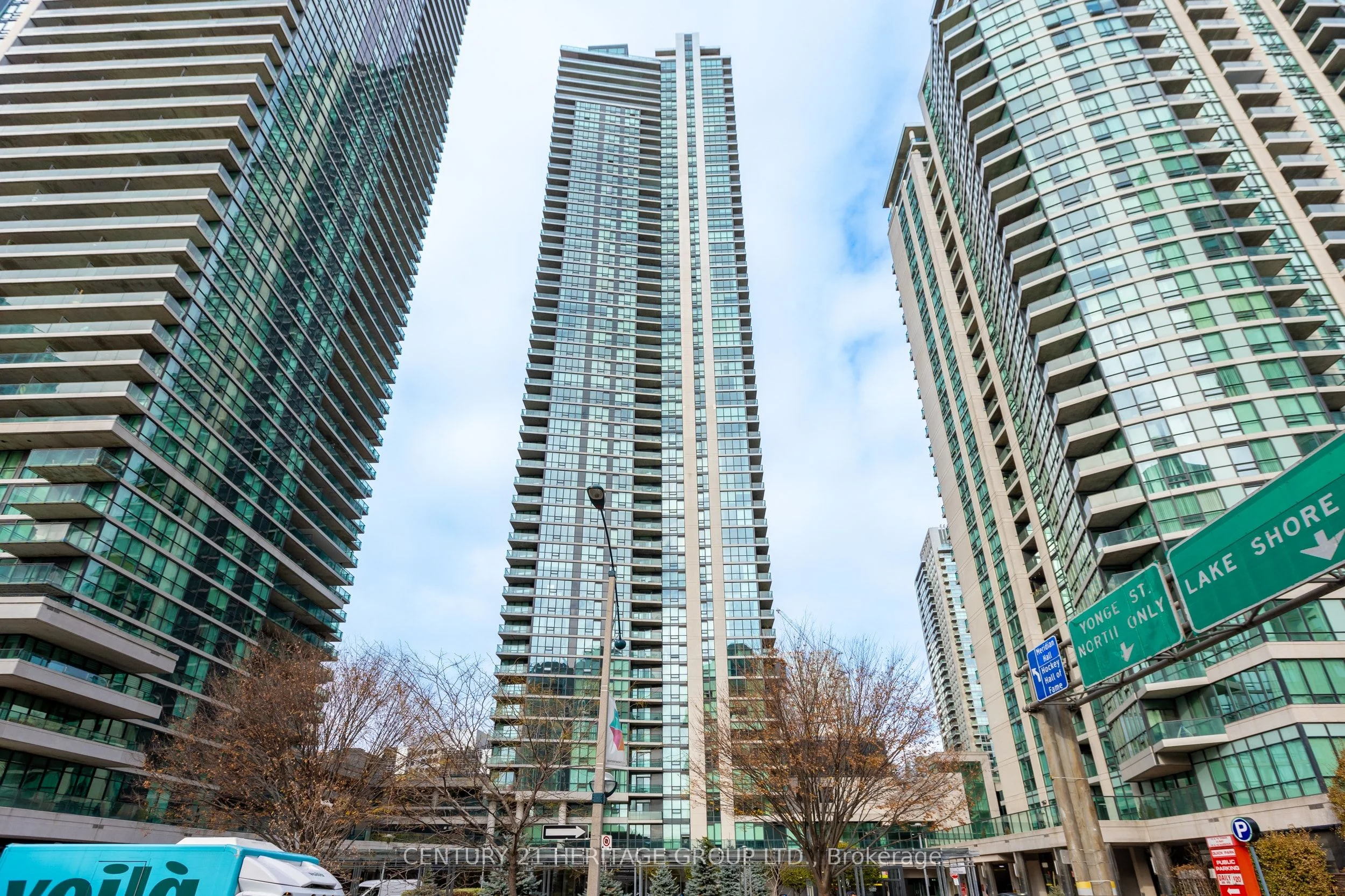 16 Harbour Street 5205, Toronto C01, On M5j 2z7