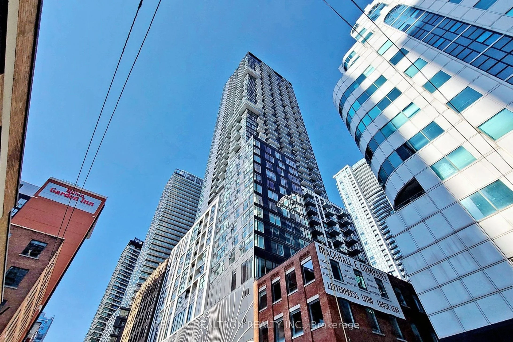 87 Peters Street 3703, Toronto C01, On M5v 2g4