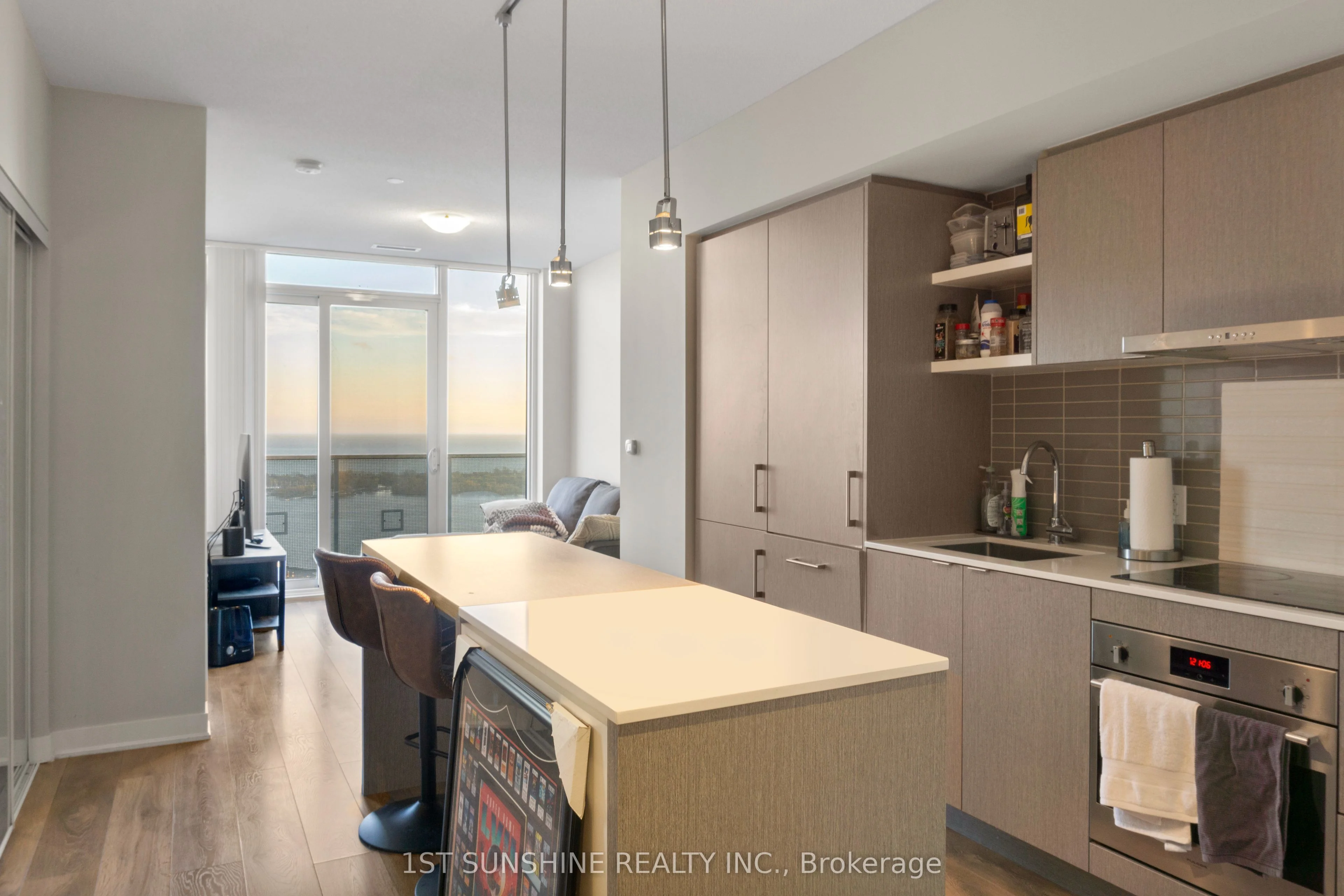 88 Harbour Street 4908, Toronto C01, ON M5J 0C3