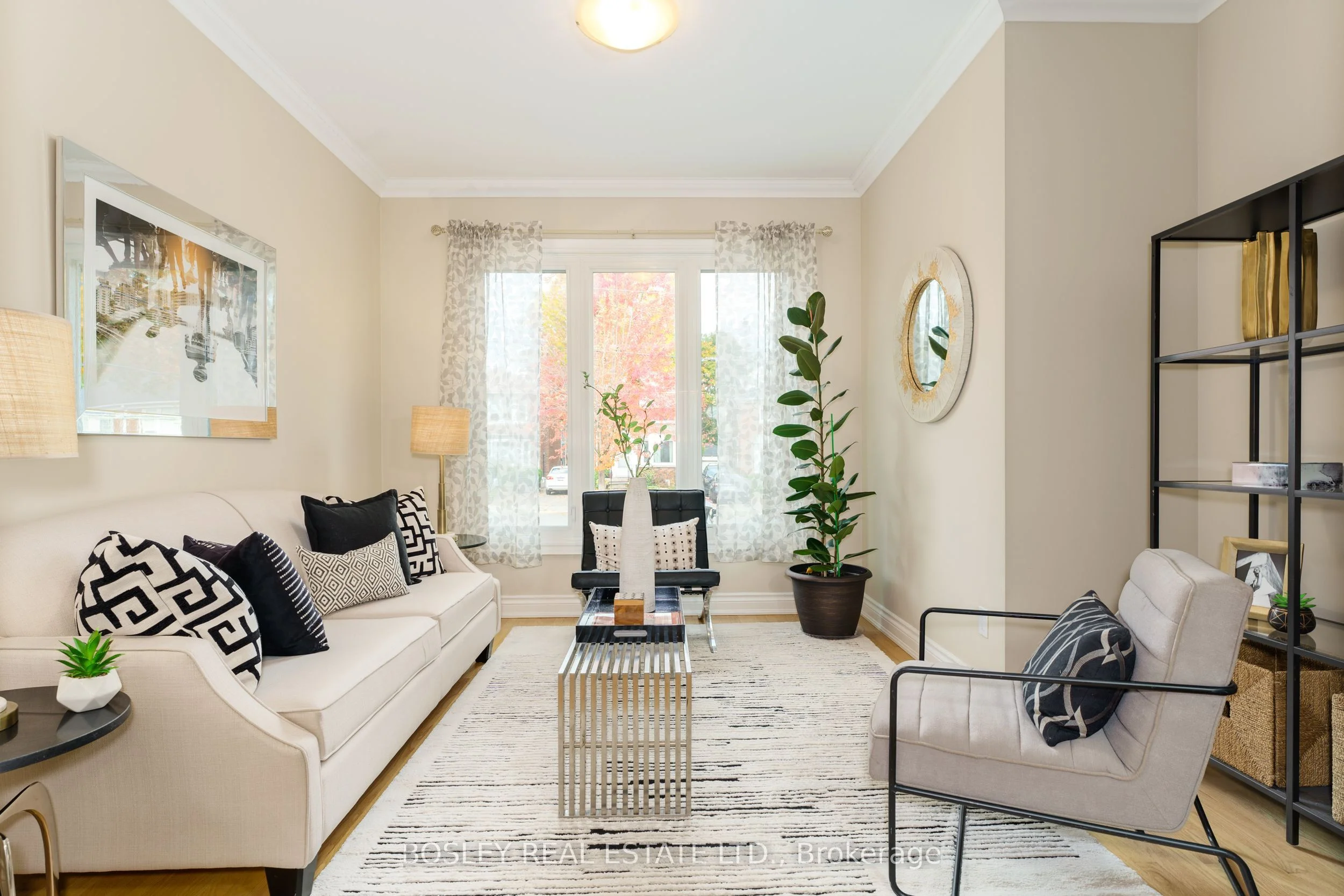 7 Vanderhoof Avenue, Toronto C11, ON M4G 2H2