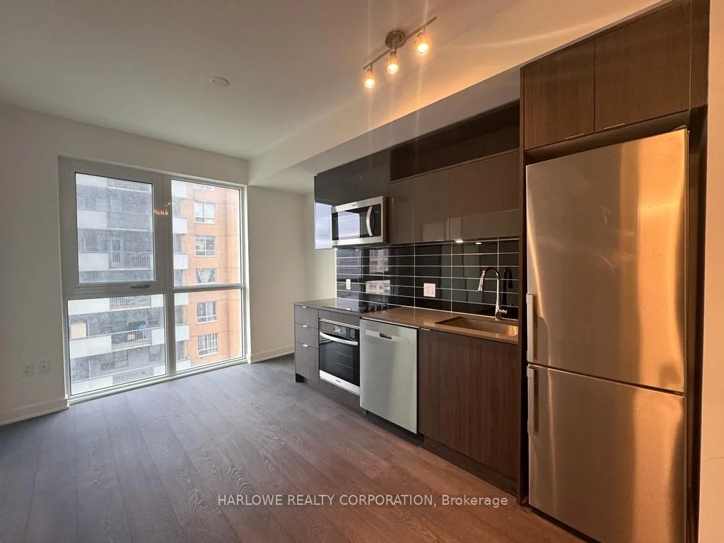 100 Dalhousie Street 906, Toronto C08, On M5b 0c7