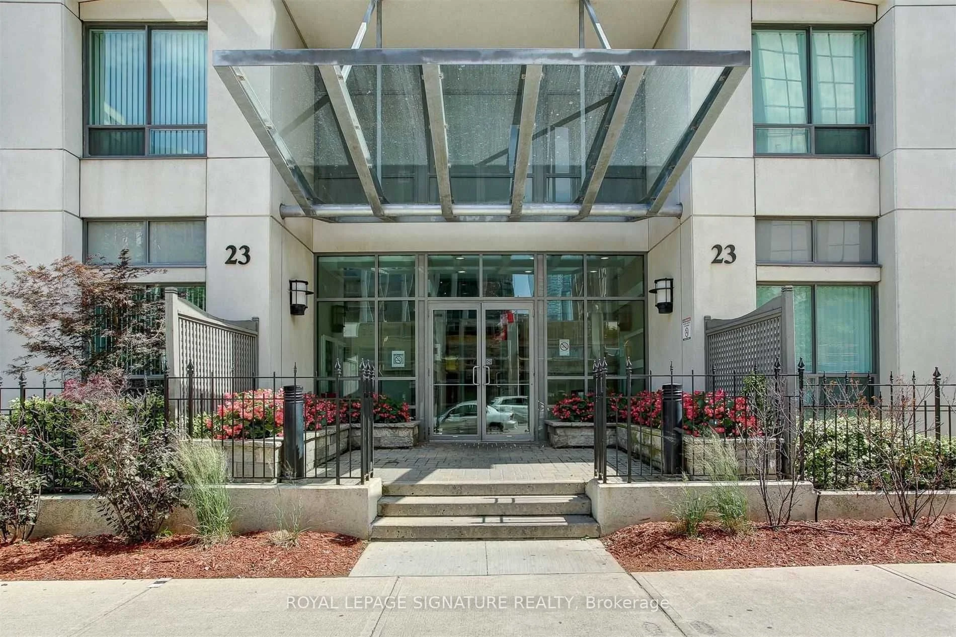 23 Hollywood Avenue 209, Toronto C14, ON M2N 7L8