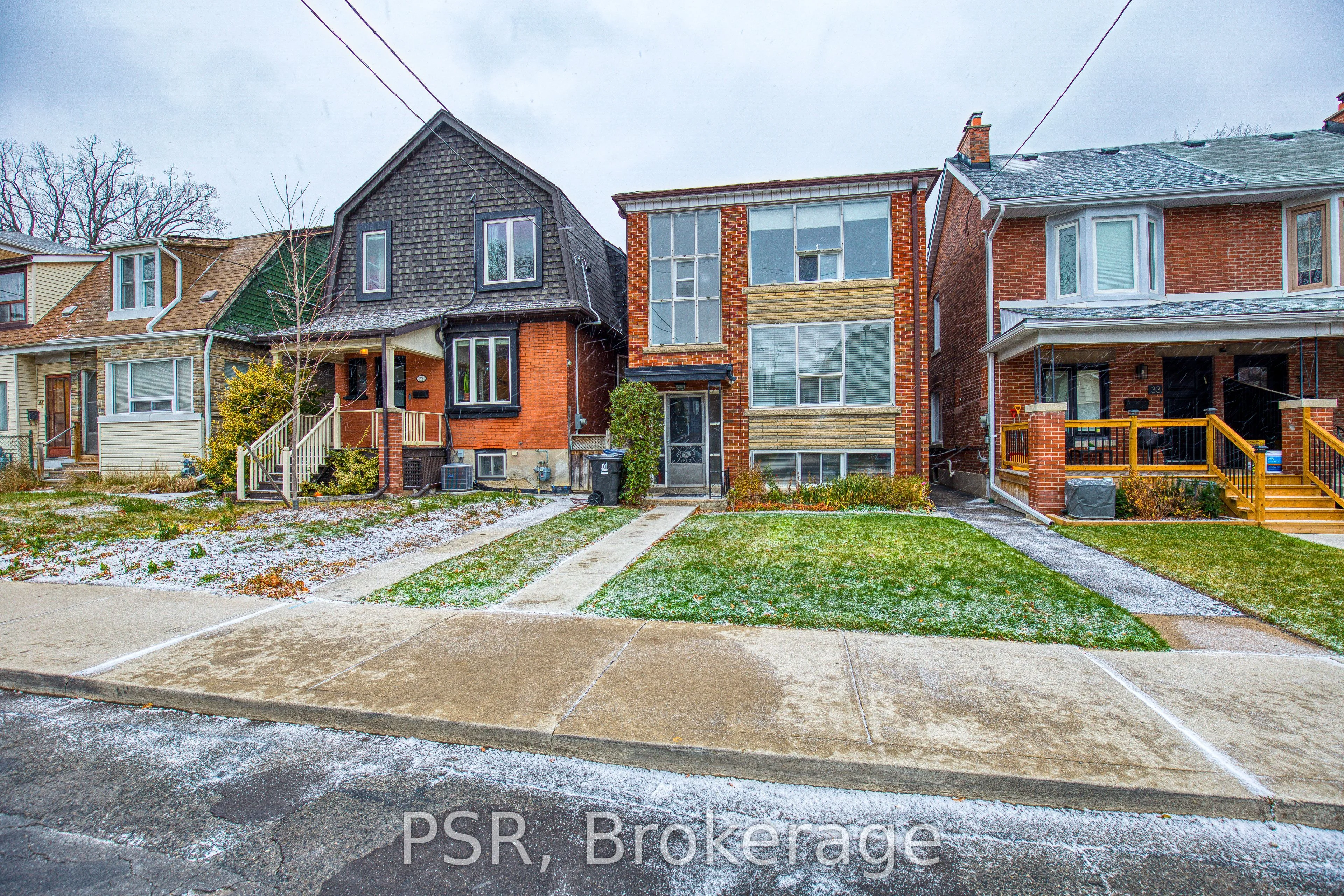 35 Kenwood Avenue Bsmt, Toronto C03, On M6c 2r8