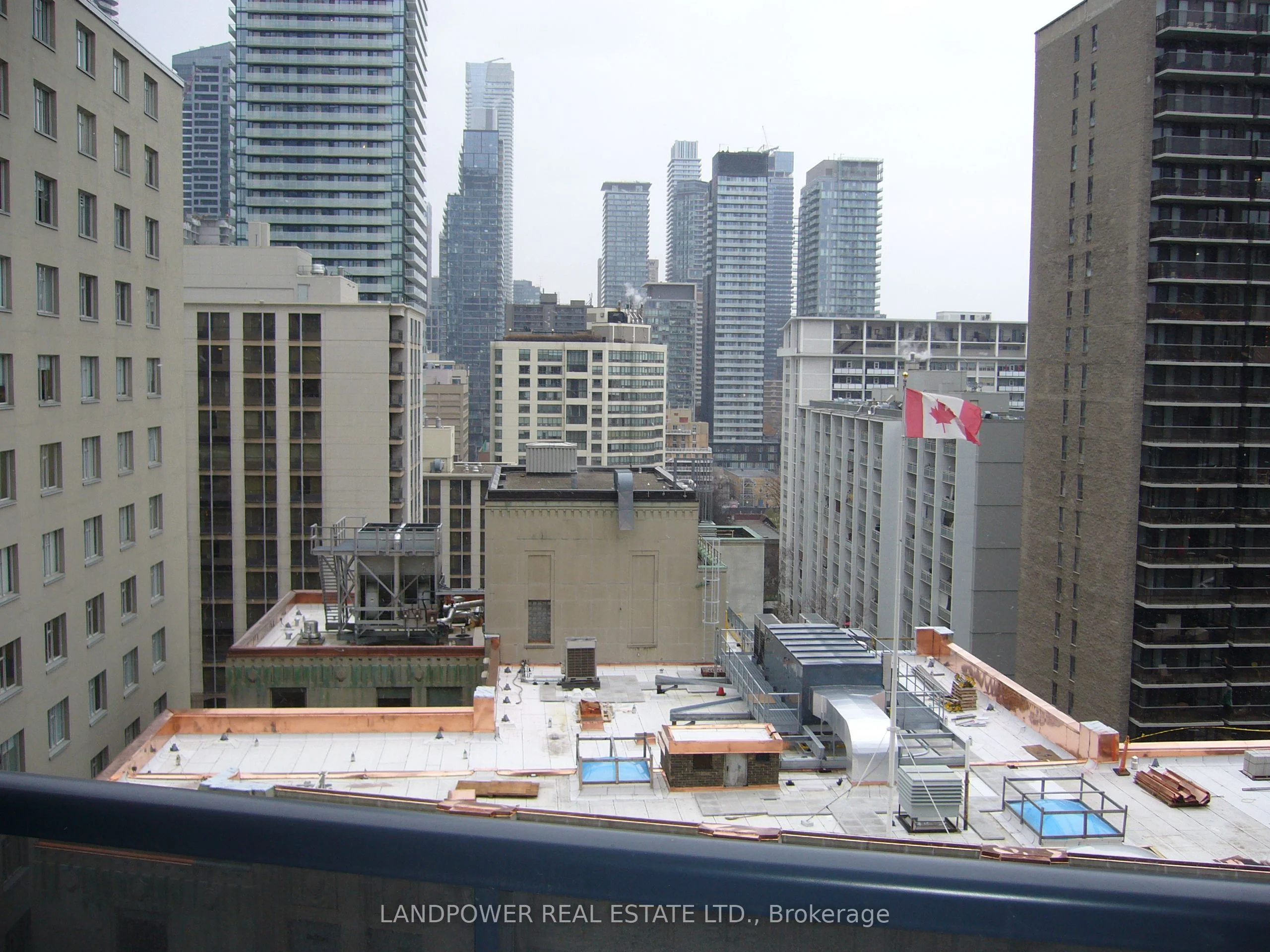 21 Carlton Street 1803, Toronto C08, On M5b 1l3
