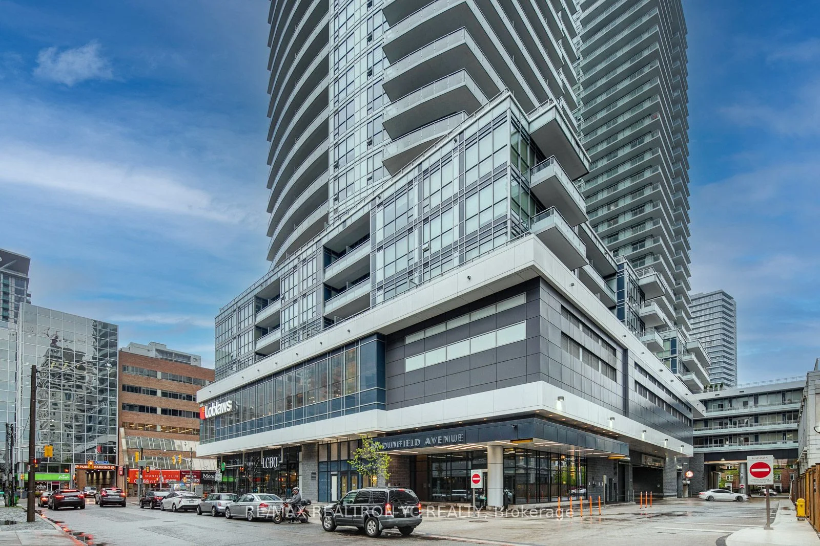 98 Lillian Street 1916, Toronto C10, ON M4S 2A5