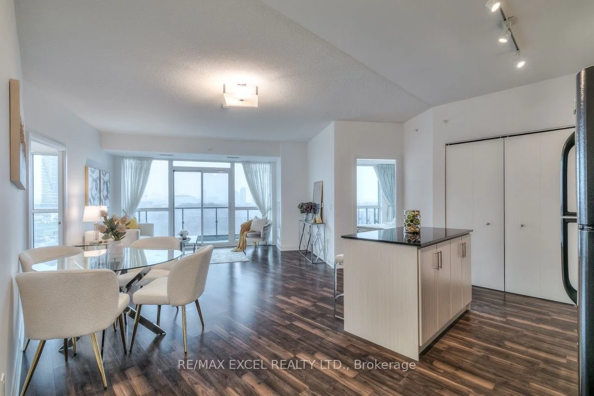 160 Vanderhoof Avenue 704, Toronto C11, ON M4G 0B7