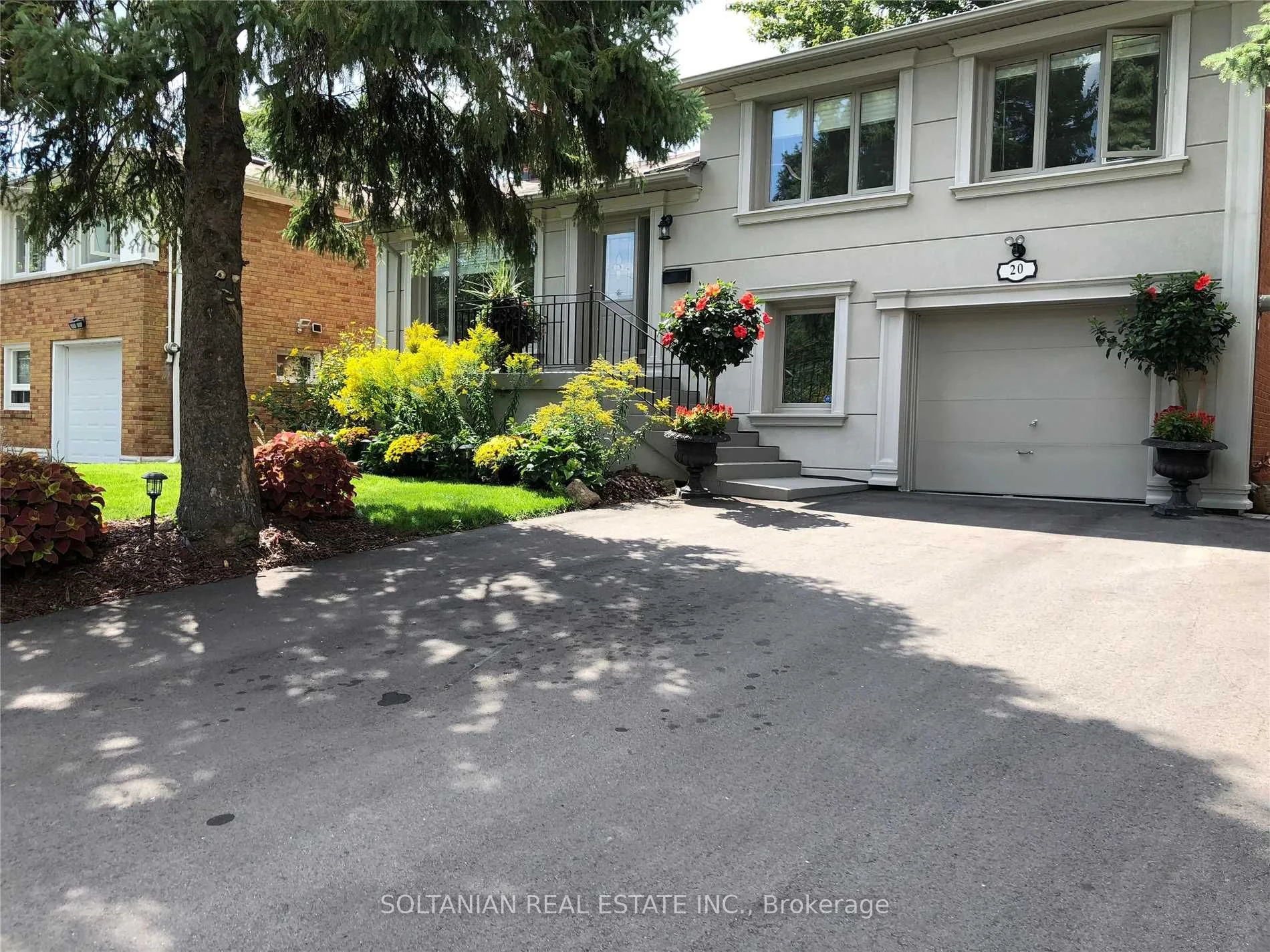 20 Bowerbank Drive, Toronto C14, ON M2M 1Z8