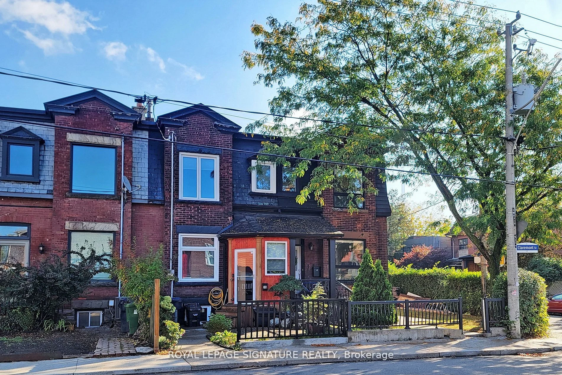 17 Claremont Street 1, Toronto C01, ON M6J 2M3