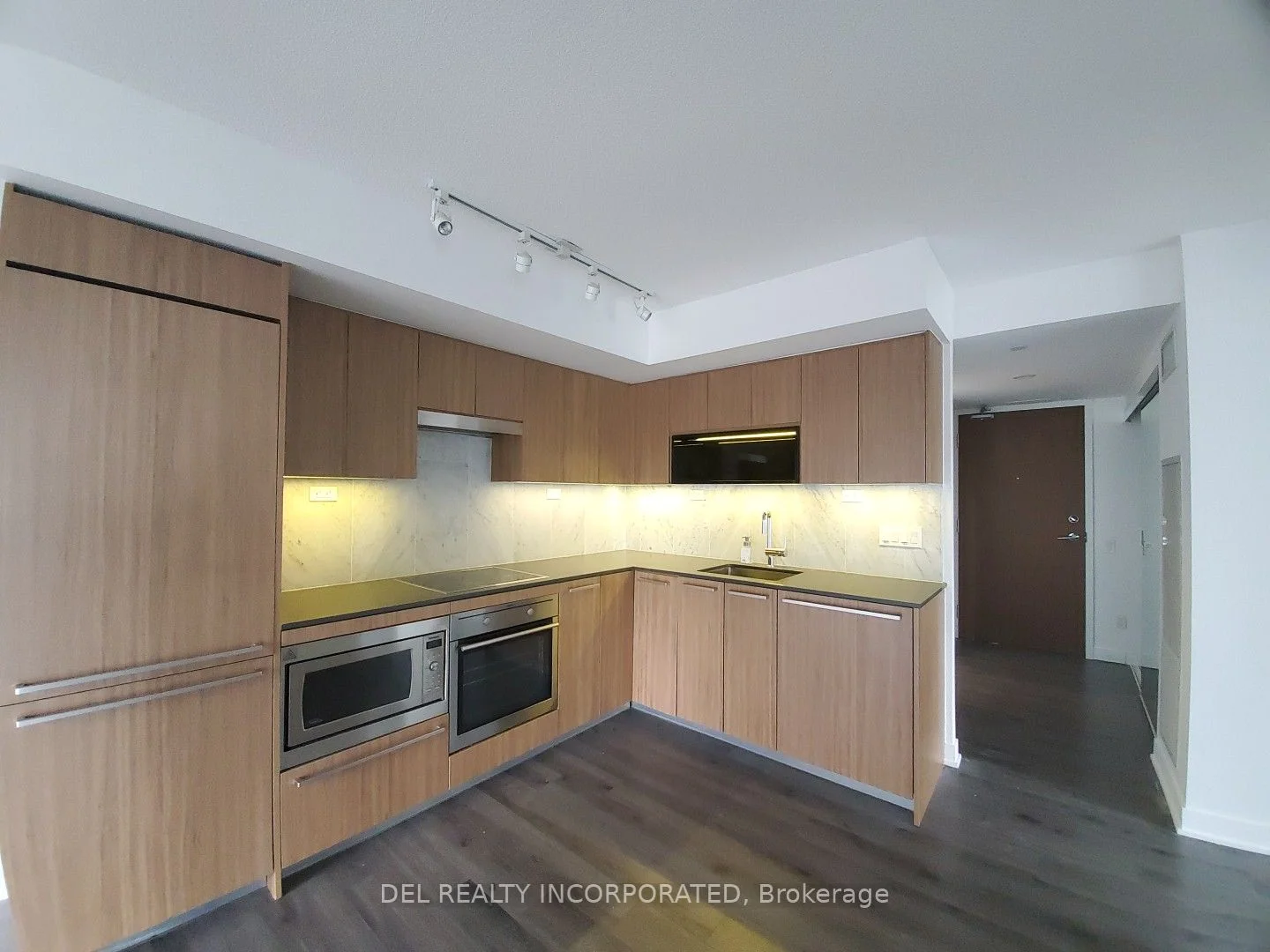 80 Queens Wharf Road 911, Toronto C01, ON M5V 0J9