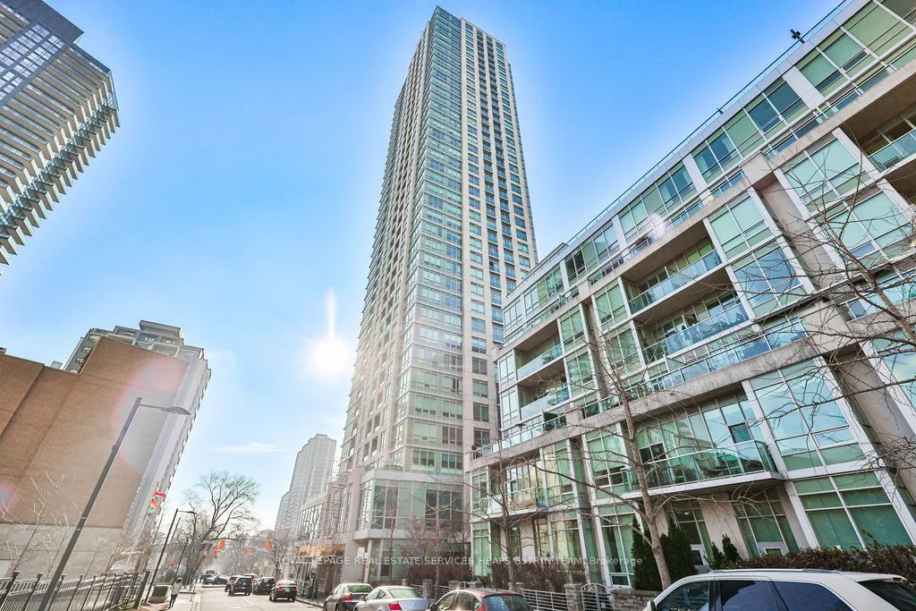 120 Homewood Avenue 1101, Toronto C08, ON M4Y 2J3