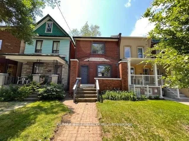 390 St Clarens Avenue, Toronto C01, On M6h 3w3