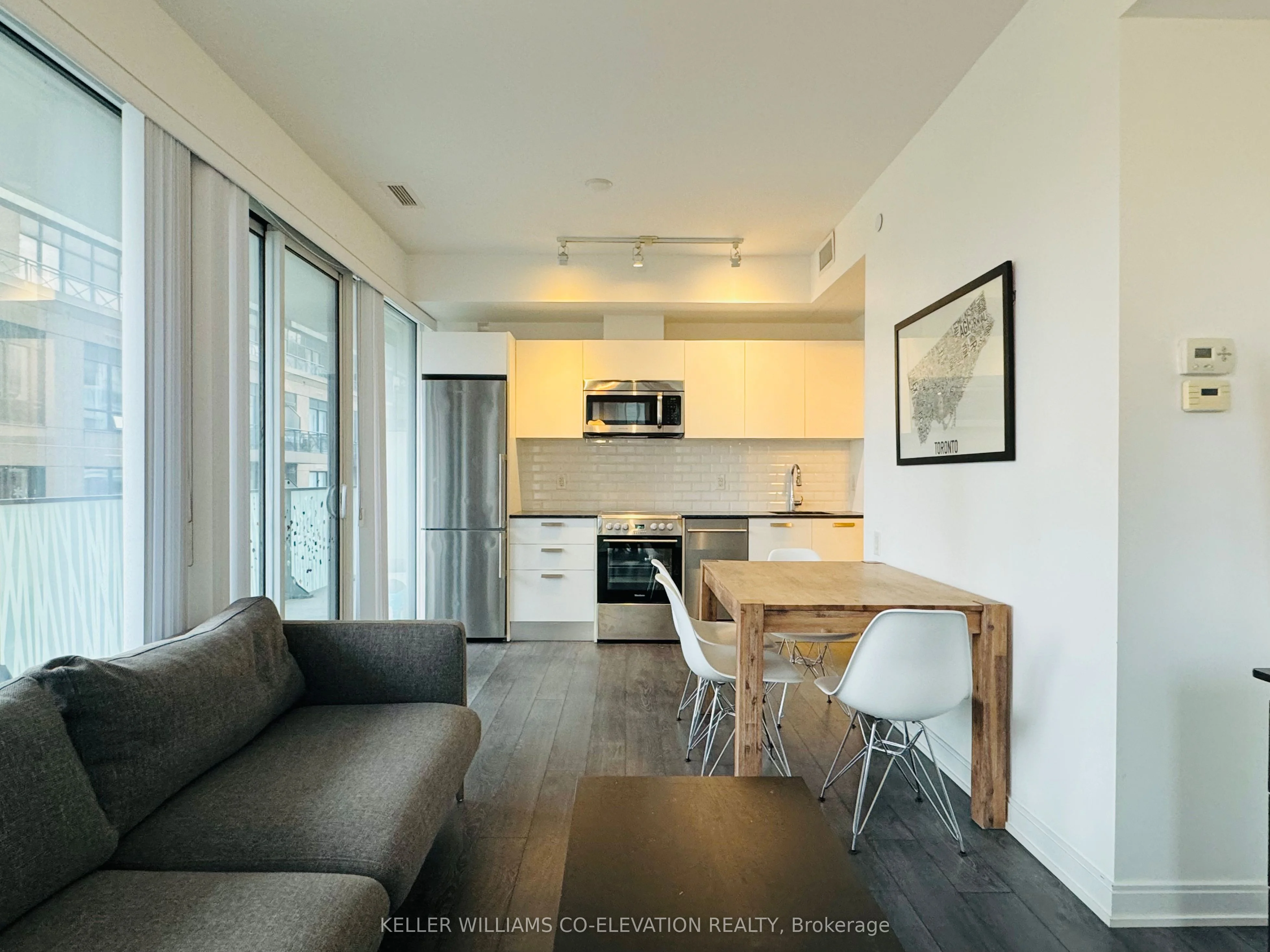 42 Charles Street E 1404, Toronto C08, On M4y 1n3