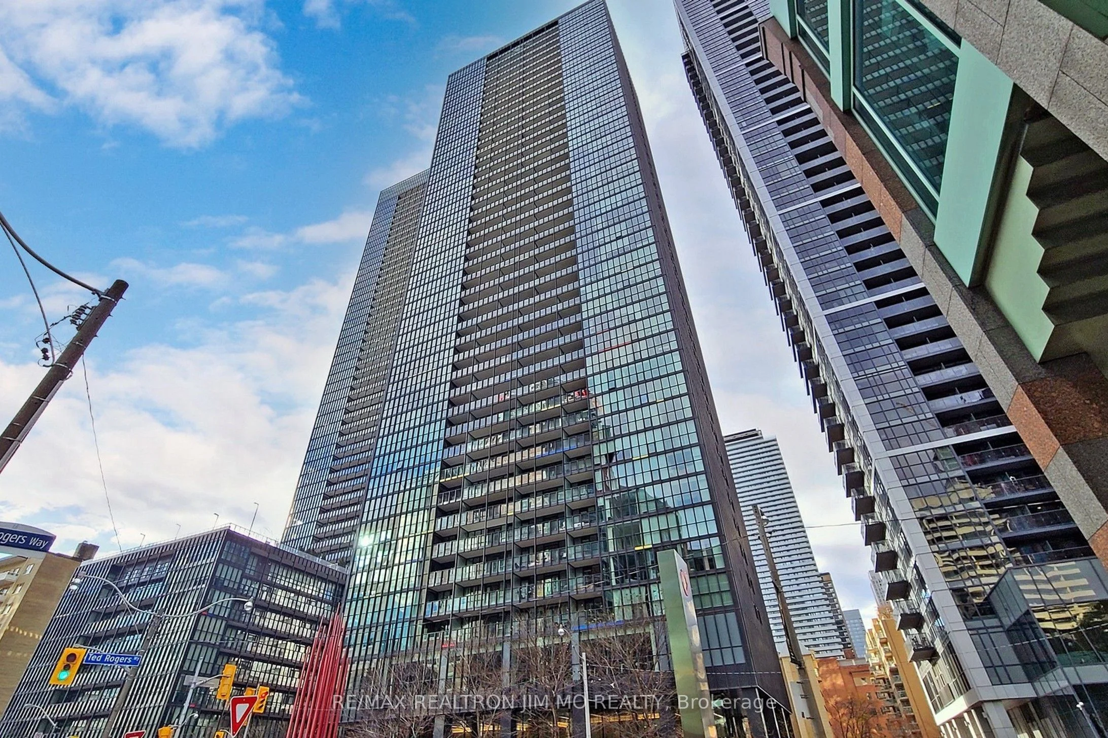 110 Charles Street E 3906, Toronto C08, On M4y 1t5