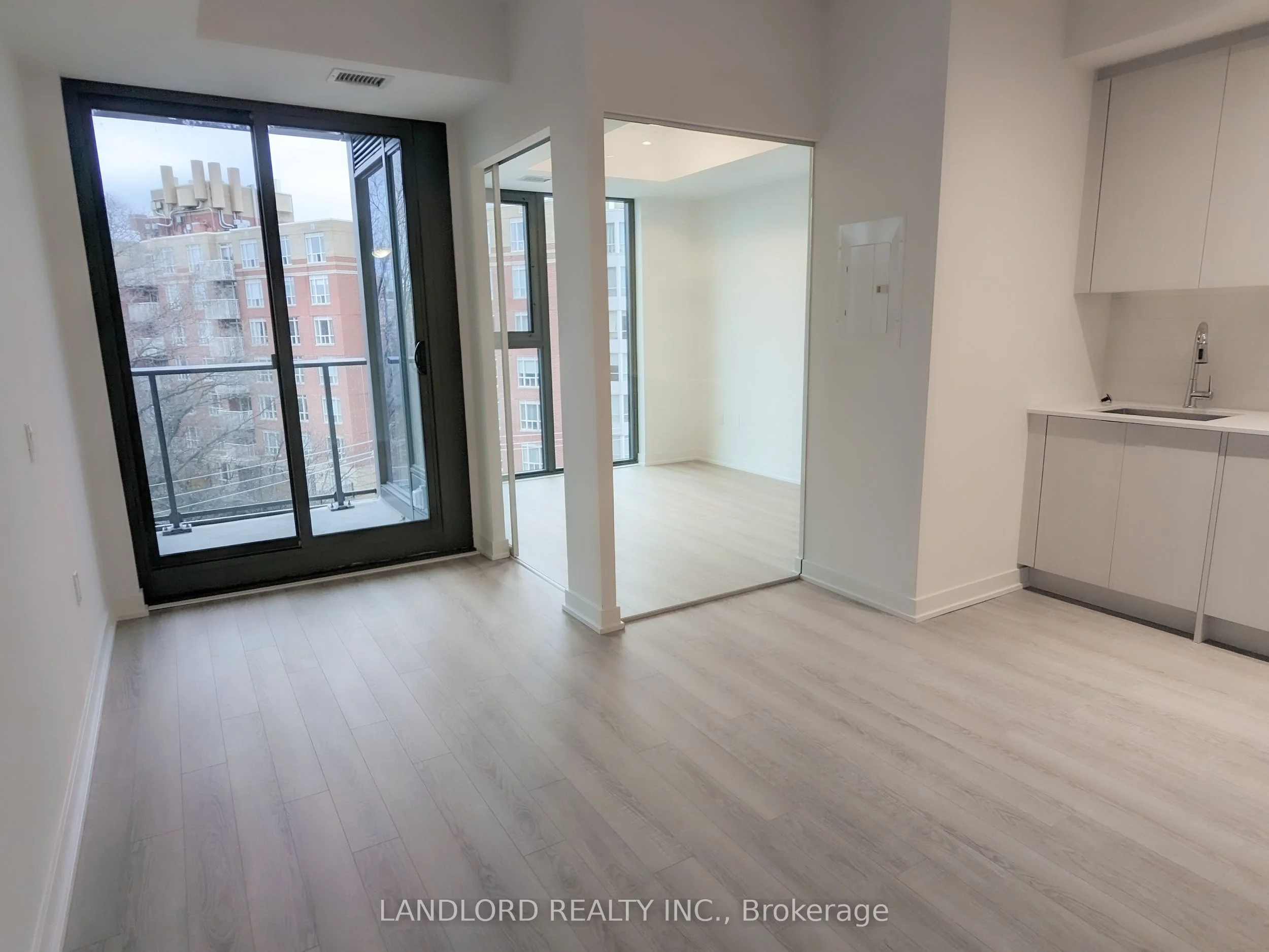 250 Lawrence Avenue W 514, Toronto C04, On M5m 1b1