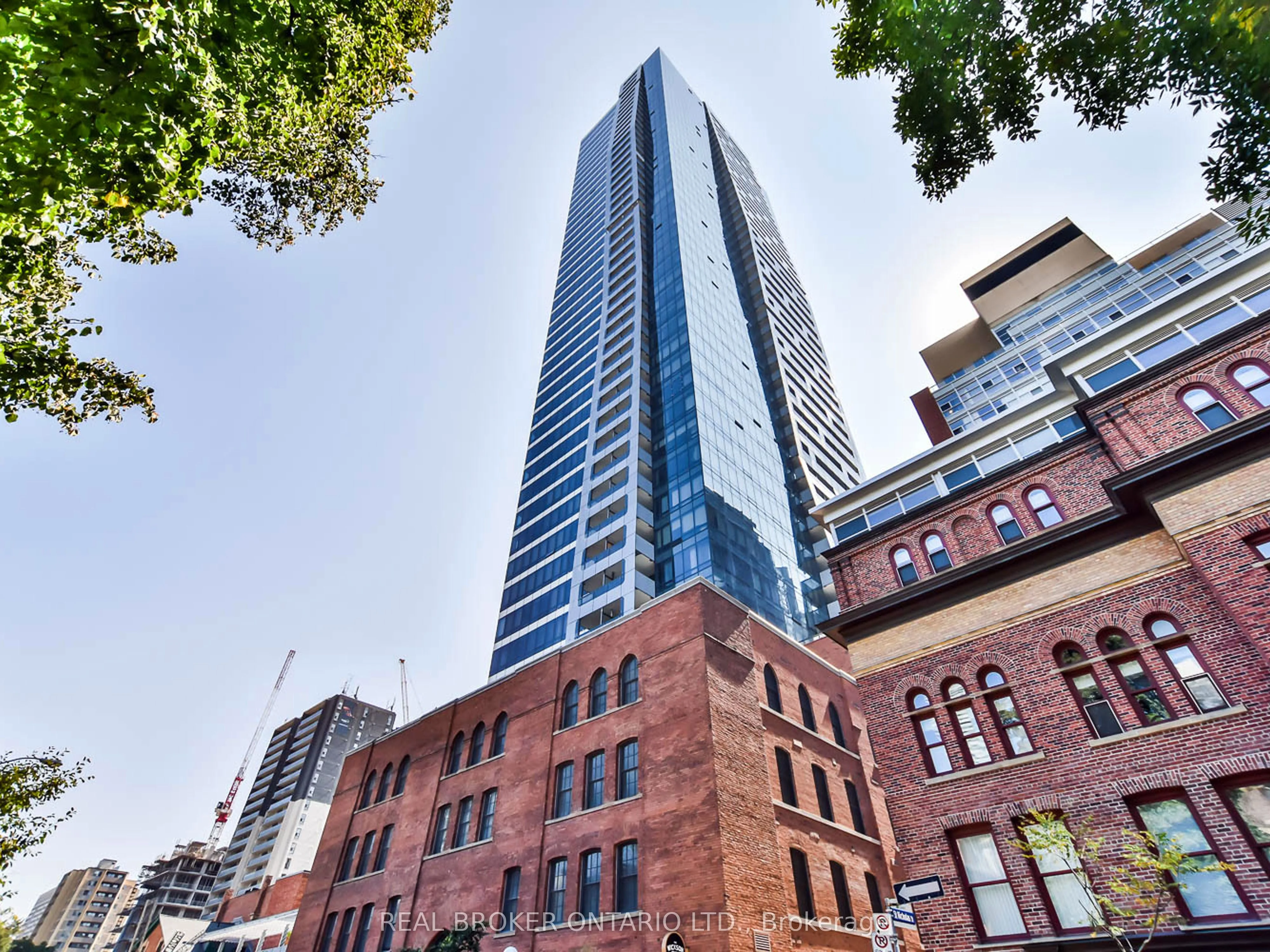 5 St Joseph Street 2803, Toronto C01, ON M4Y 0B6