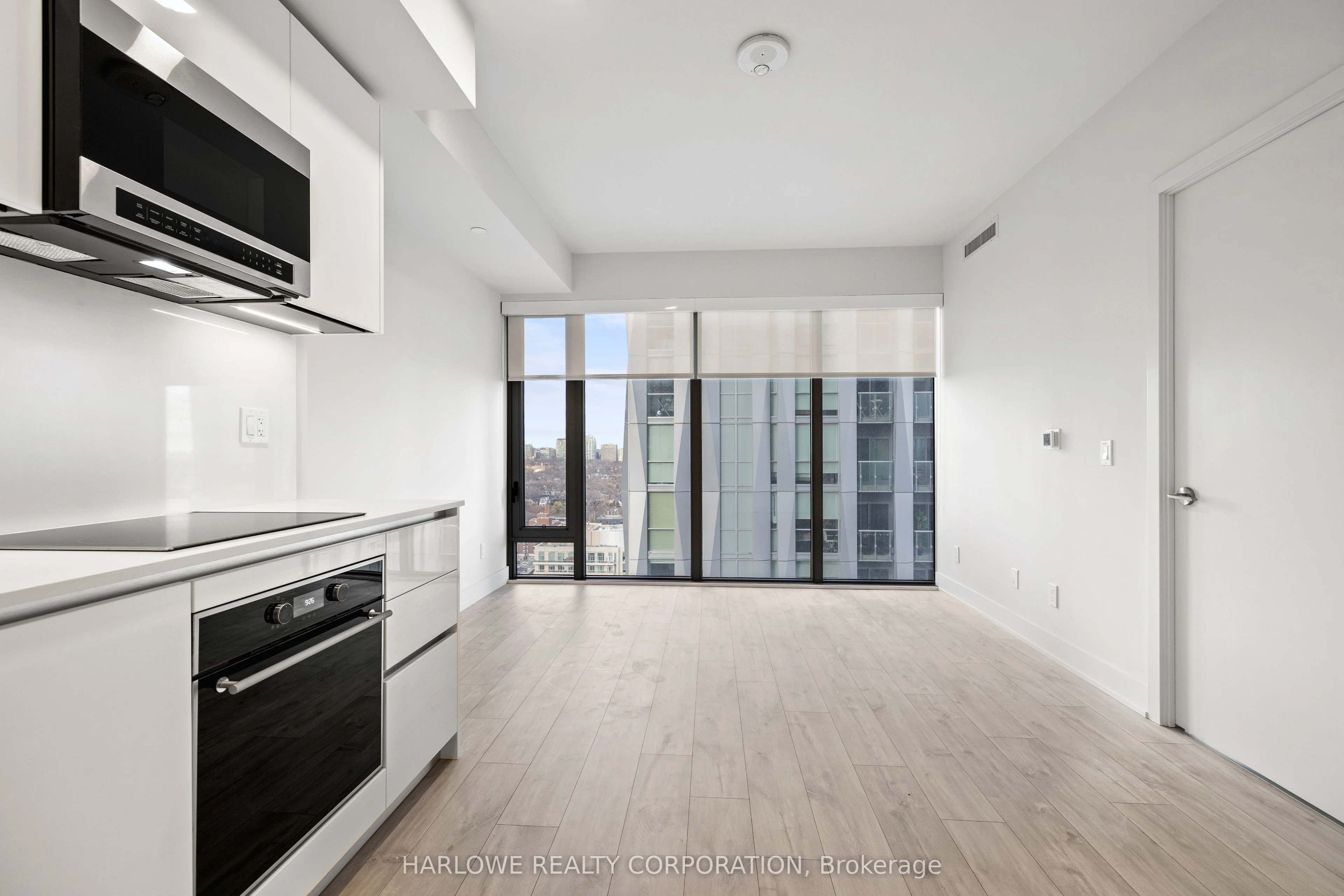 8 Cumberland Street 2501, Toronto C02, On M4w 0b6