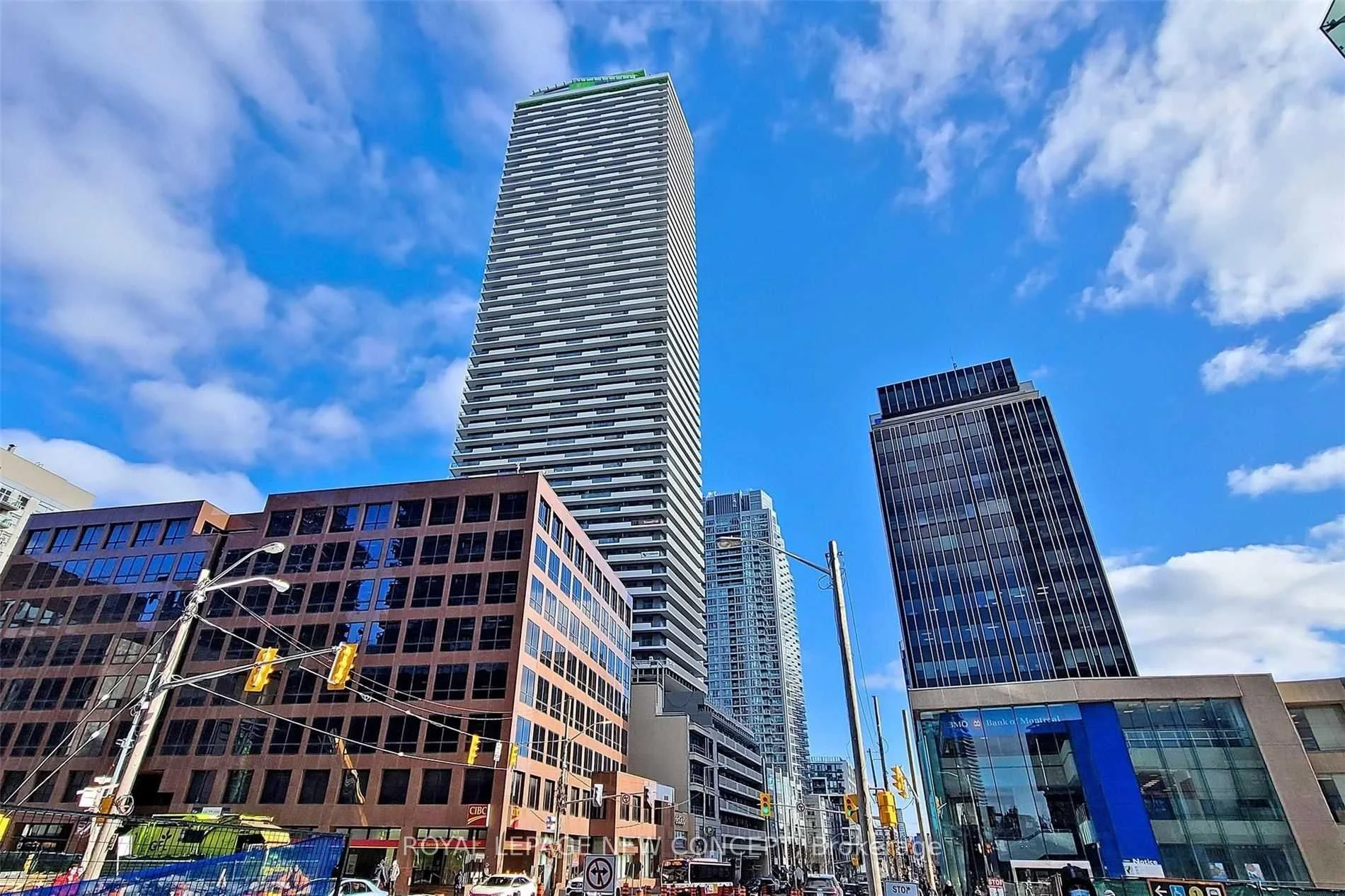 2221 Yonge Street 2610, Toronto C10, ON M4S 0B8