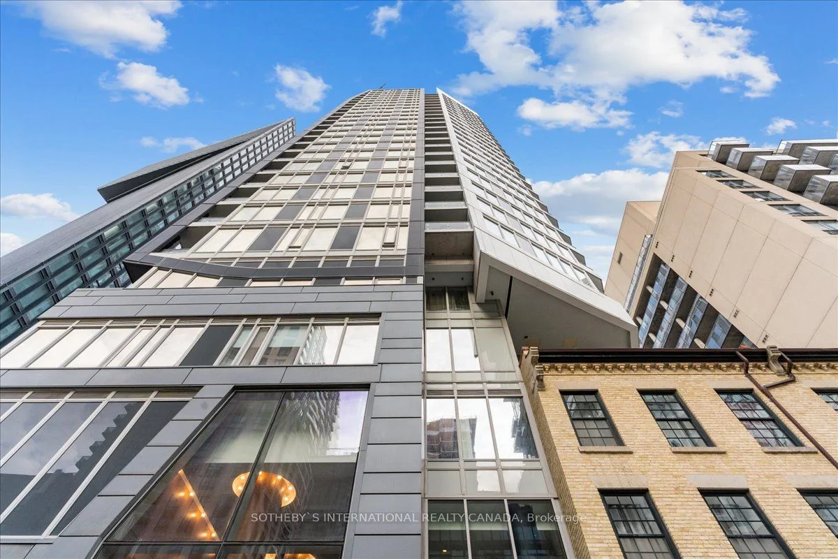 68 Shuter Street 808, Toronto C08, ON M5B 1B4