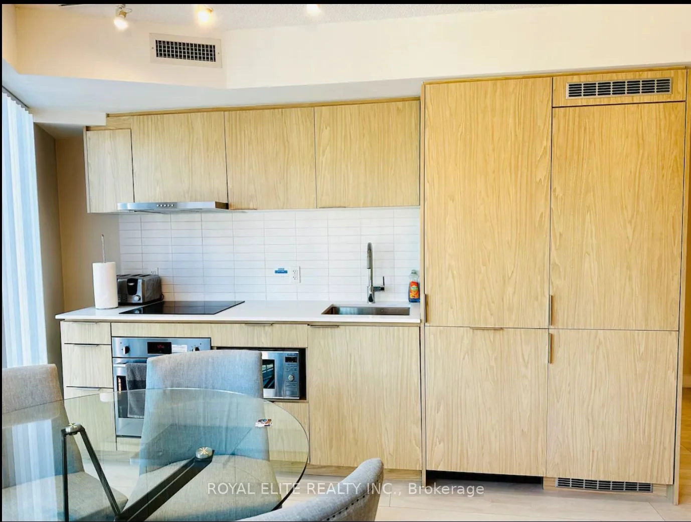 60 Shuter Street 611, Toronto C08, On M5b 0b7