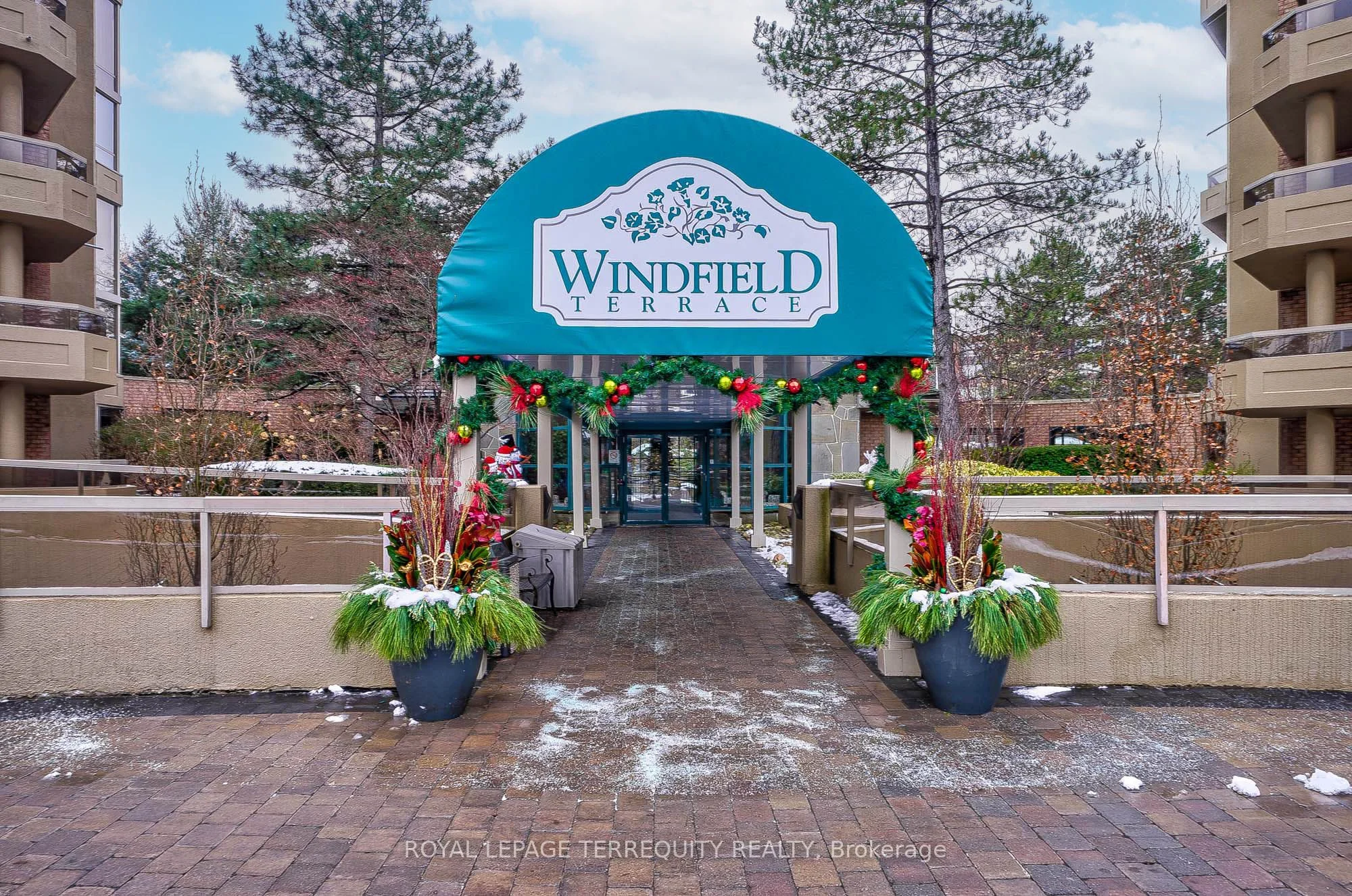 1210 Don Mills Road 427, Toronto C13, On M3b 3n9