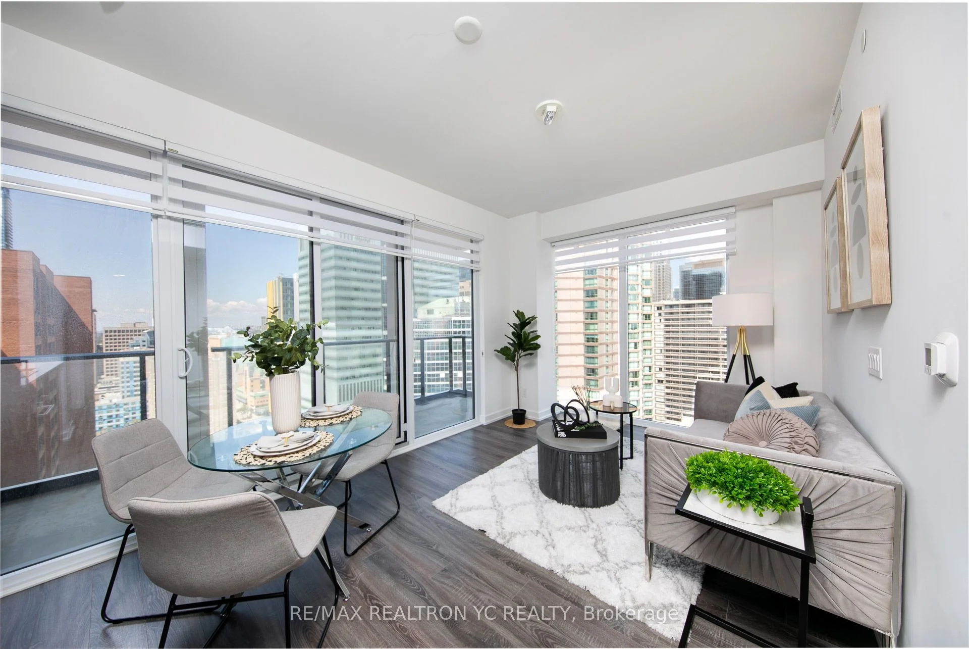 20 Edward Street 1915, Toronto C01, ON M5G 1C9