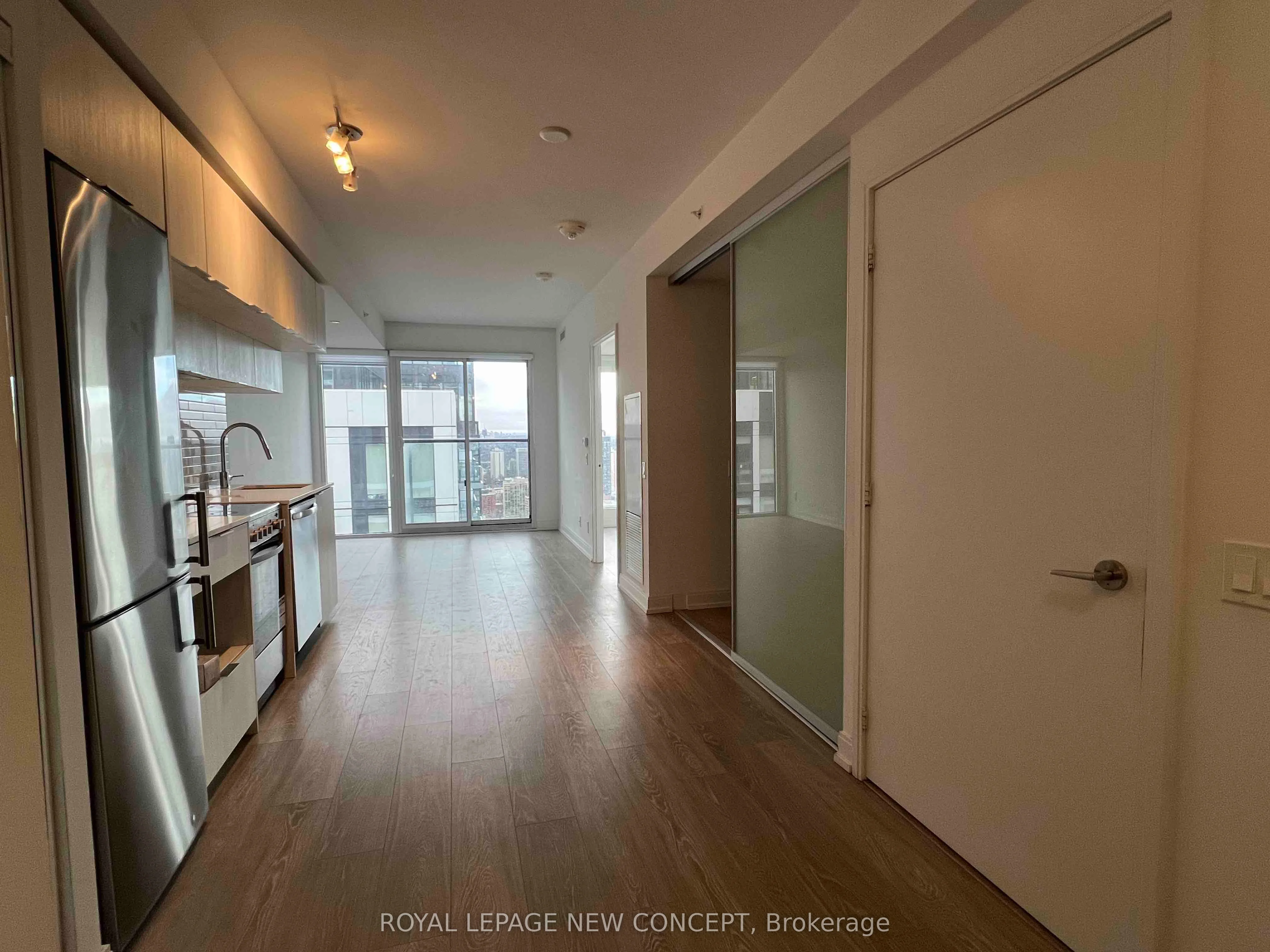 181 Dundas Street E 5602, Toronto C08, On M5a 0n5