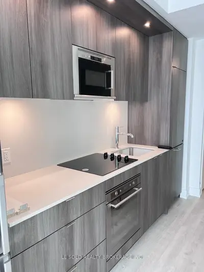 1103 Leslie Street 1805, Toronto C13, ON M3C 4G8