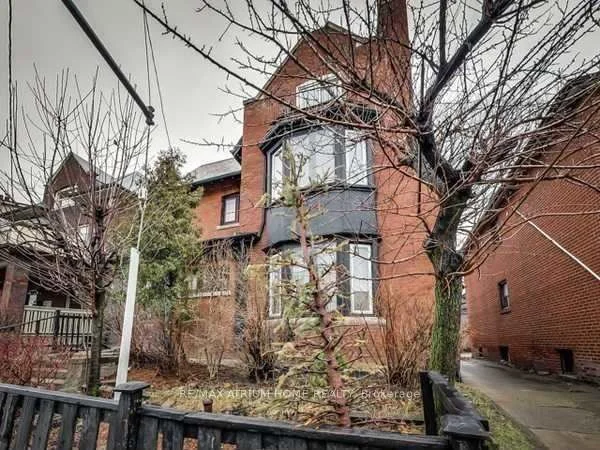 179 Spadina Road 1, Toronto C02, ON M5R 2T9