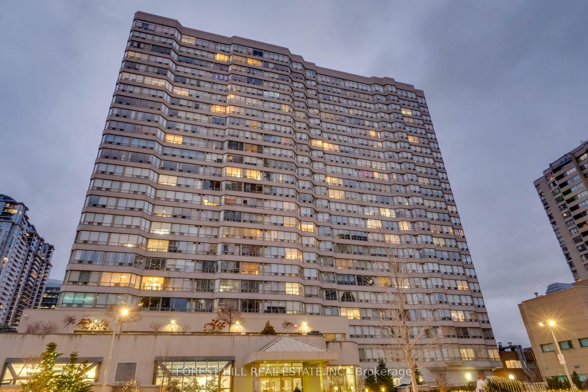 30 greenfield Avenue 1705, Toronto C14, ON M2N 6N3