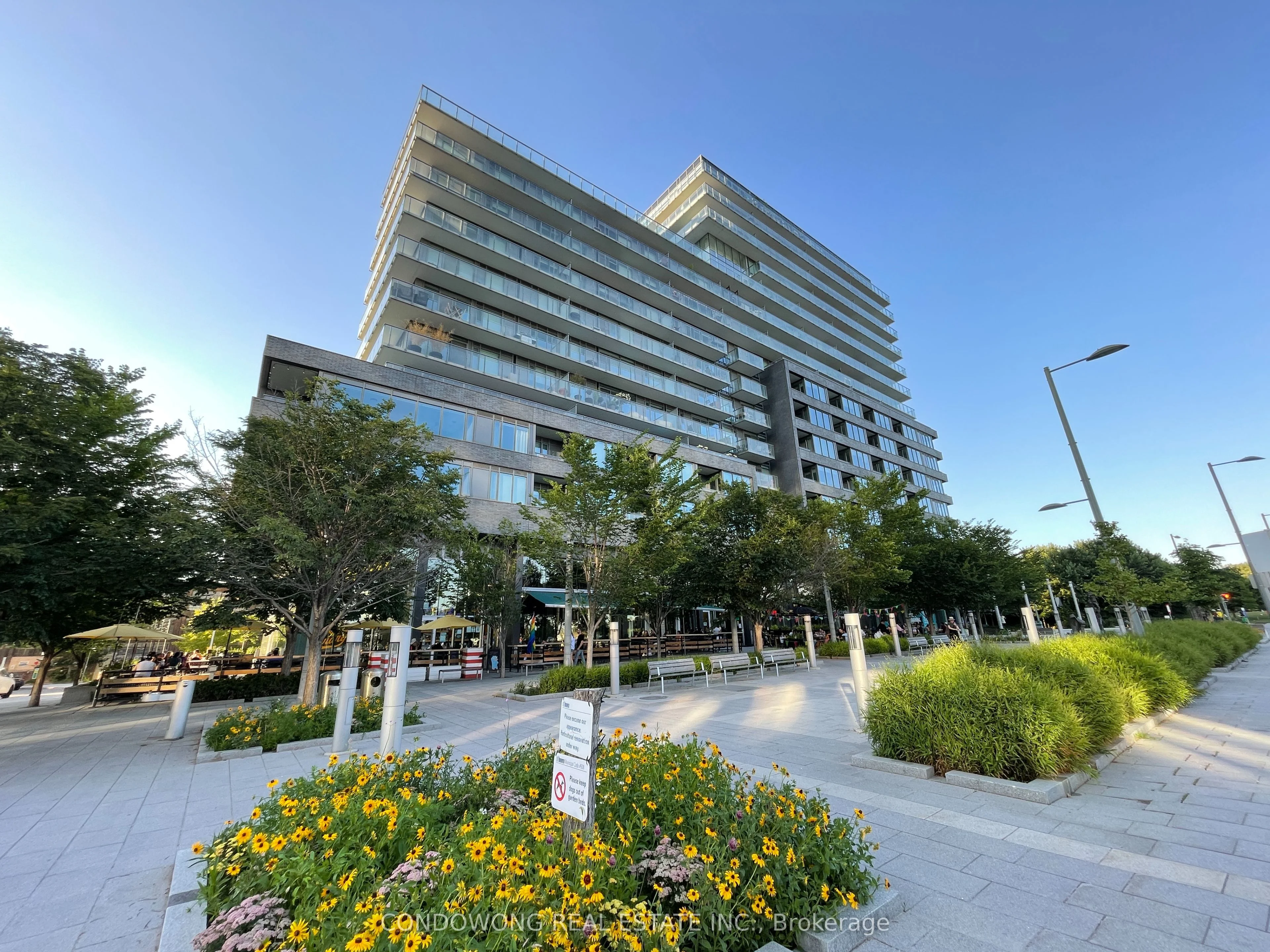 120 Bayview Avenue N706, Toronto C08, ON M5A 0G4