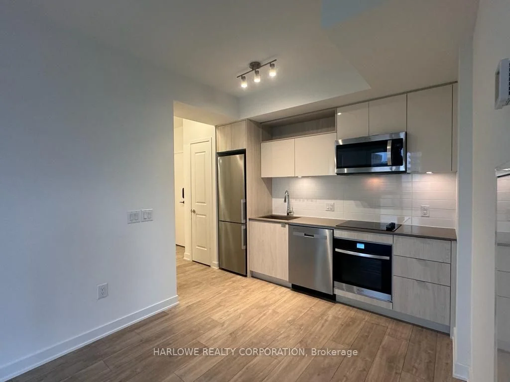 100 Dalhousie Street 1204, Toronto C08, On M5b 0c7