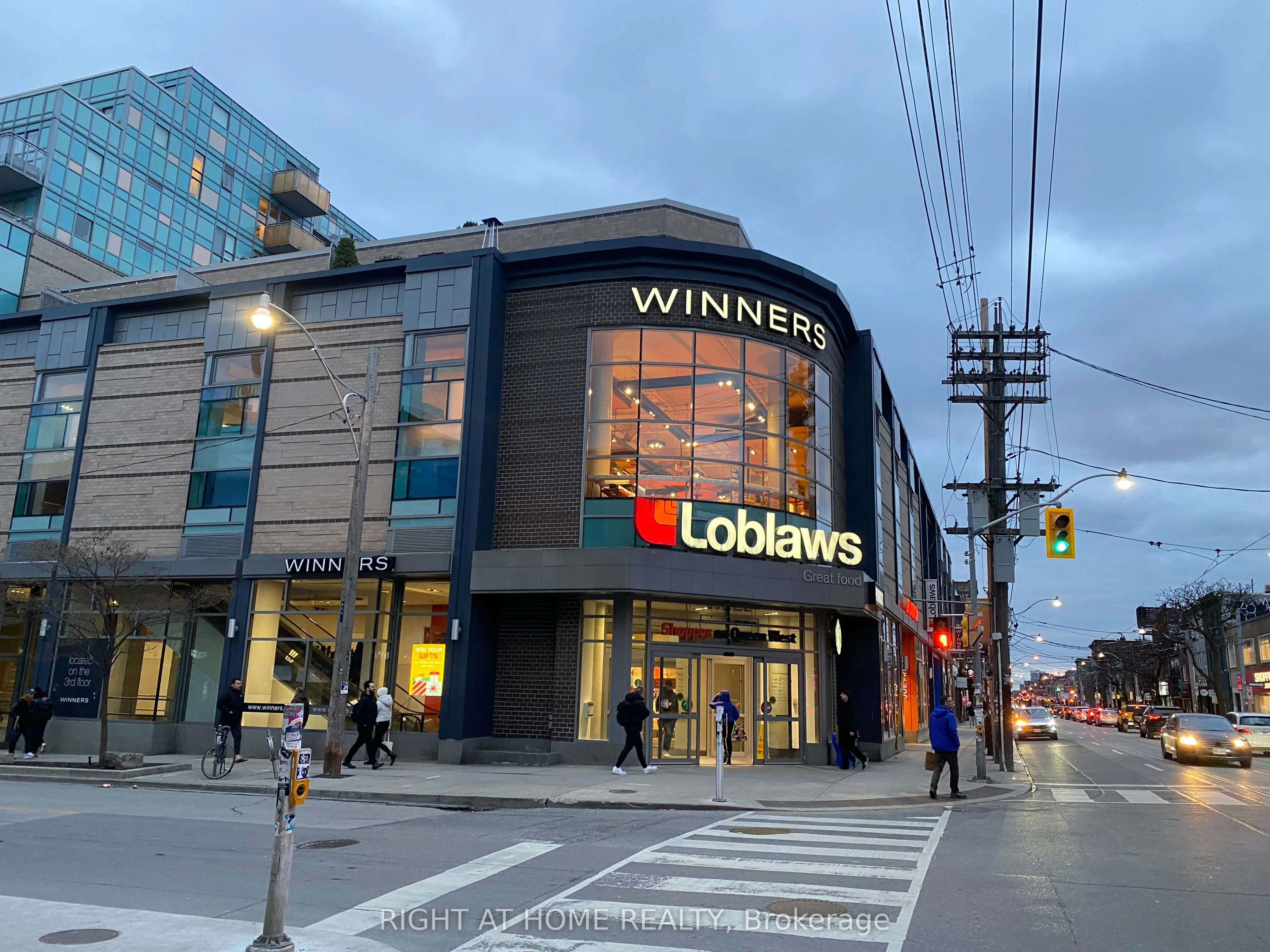 156 Portland Street 305, Toronto C01, ON M5V 0G1
