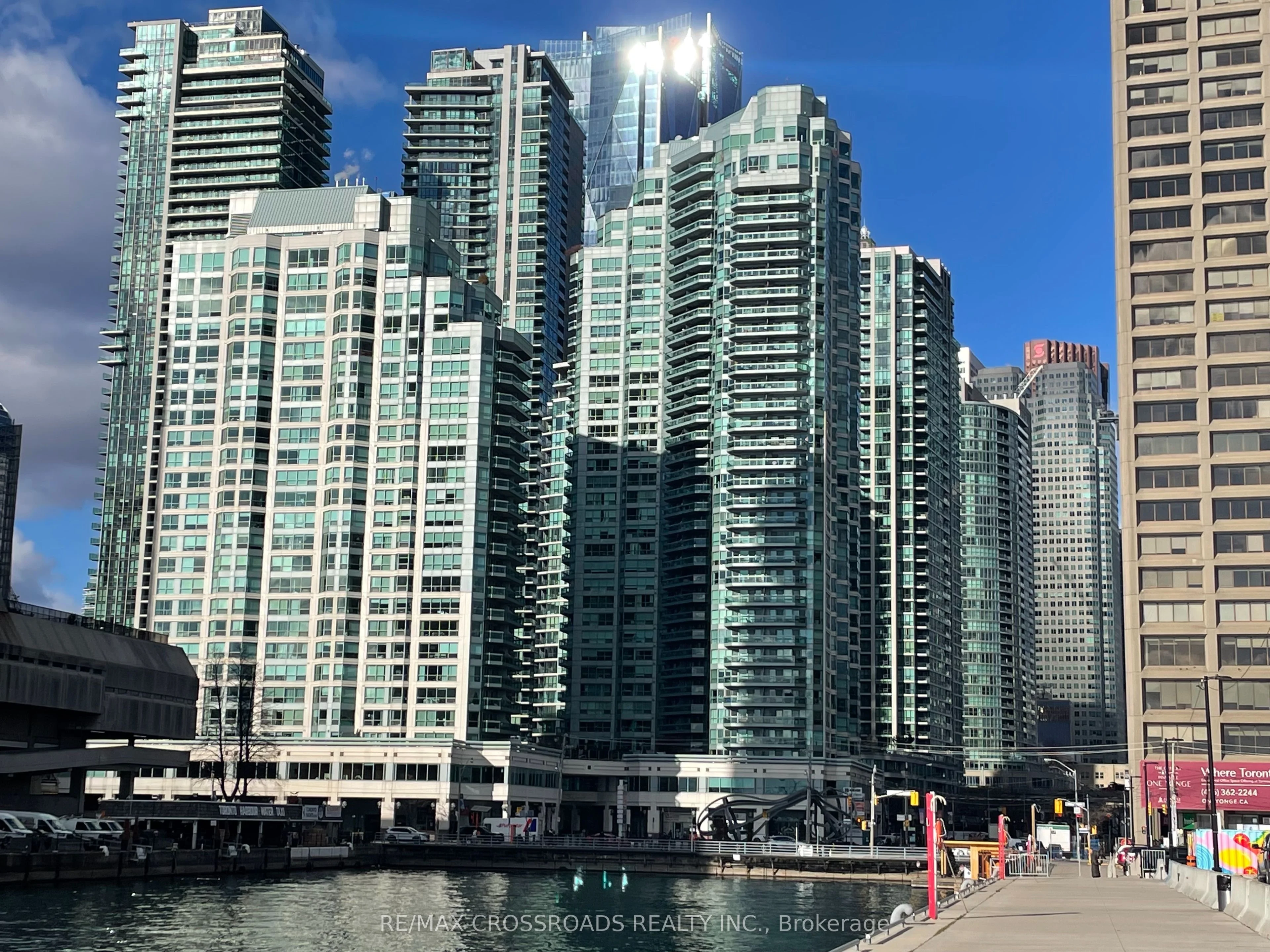 10 Yonge Street 2310, Toronto C01, ON M5E 1R4