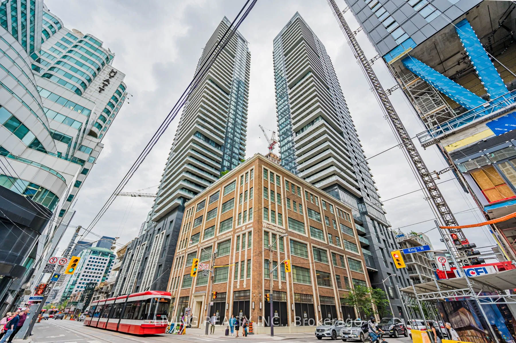115 Blue Jays Way 4206, Toronto C01, ON M5V 0N4