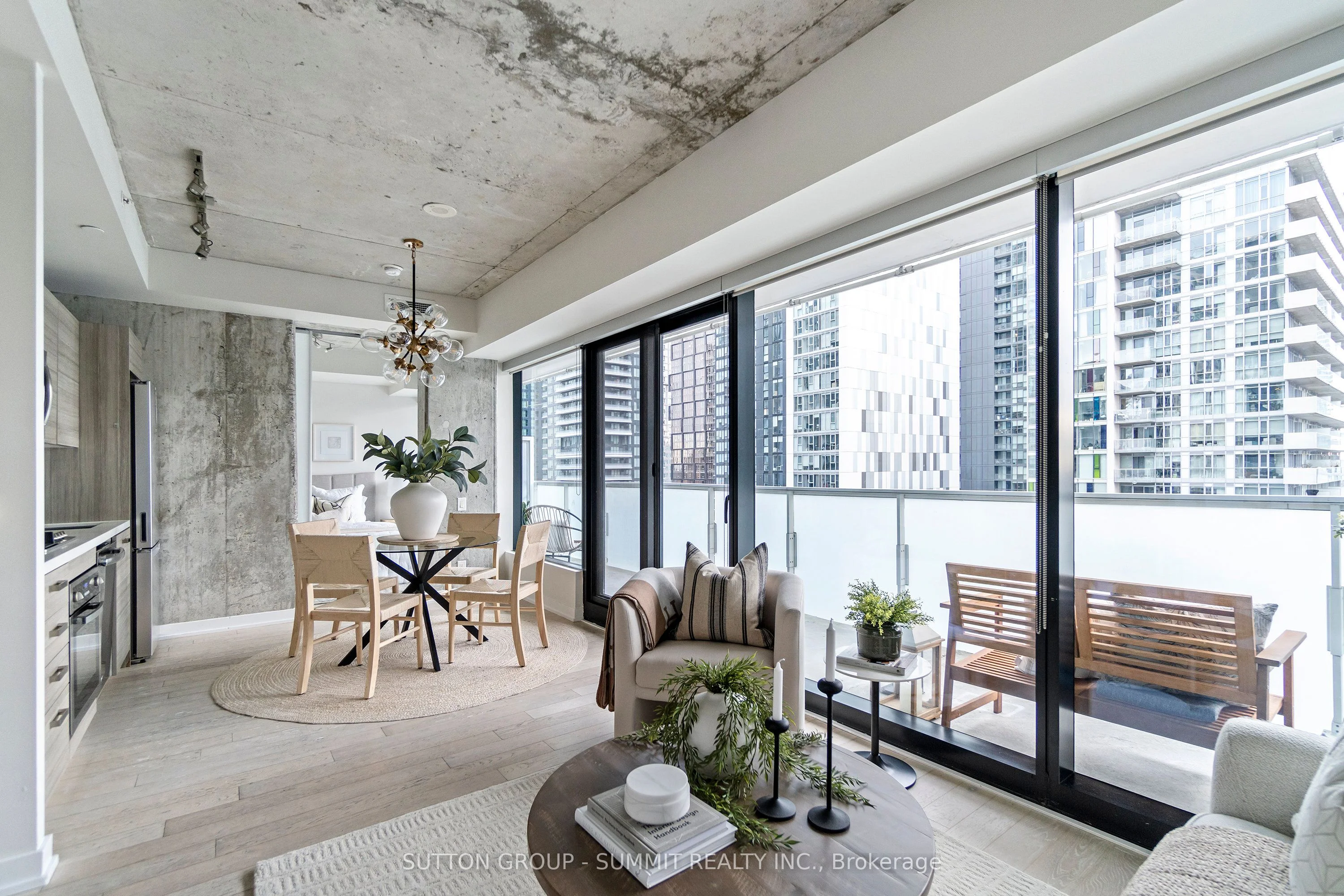 11 Charlotte Street 2501, Toronto C01, On M5v 0m6