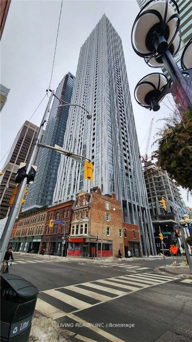 1 Yorkville Avenue 3607, Toronto C02, ON M4W 0B1