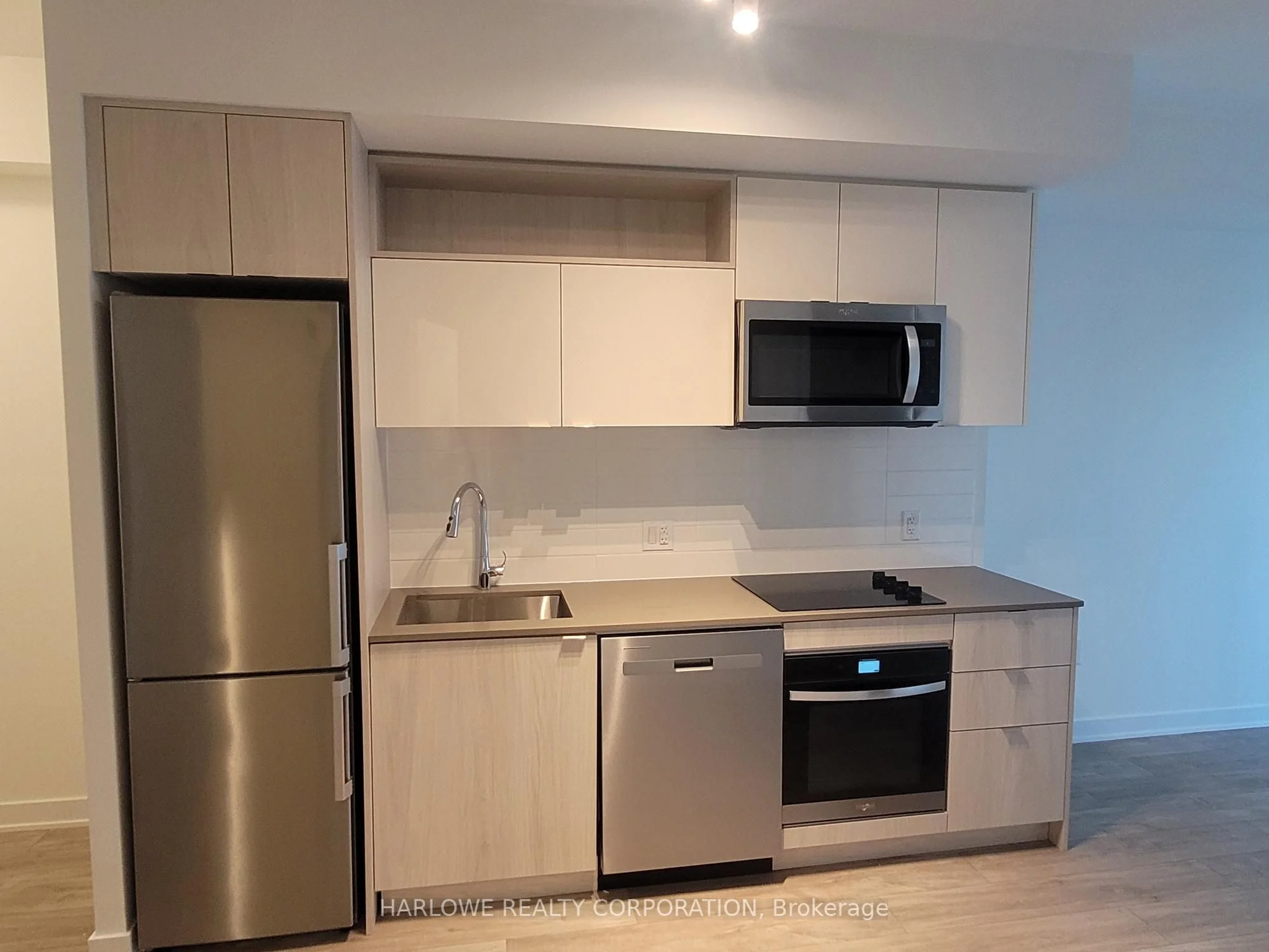100 Dalhousie Street 1411, Toronto C08, On M5b 0c7