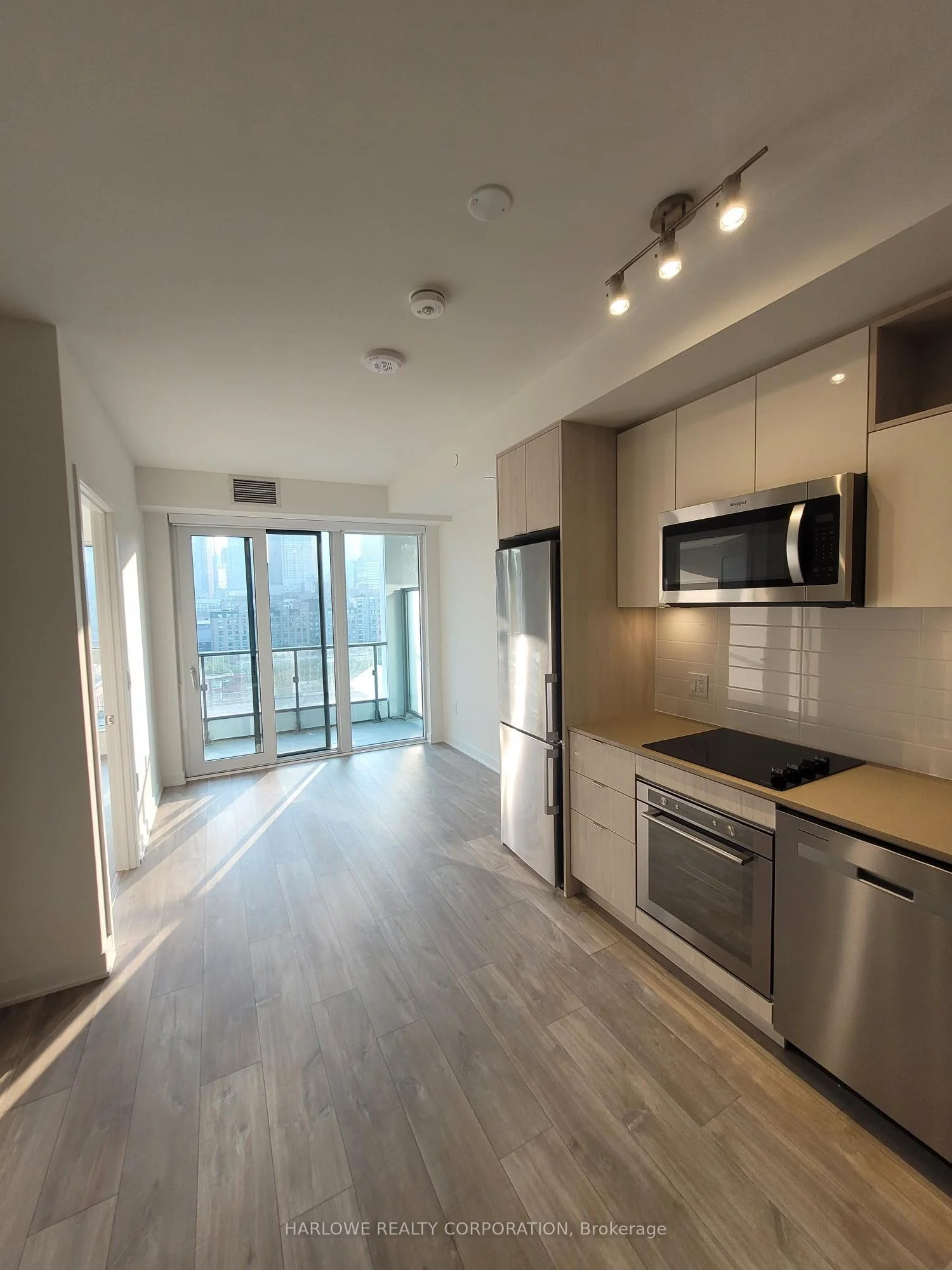 121 Lower Sherbourne Street 954 SW, Toronto C08, ON M5A 0W8