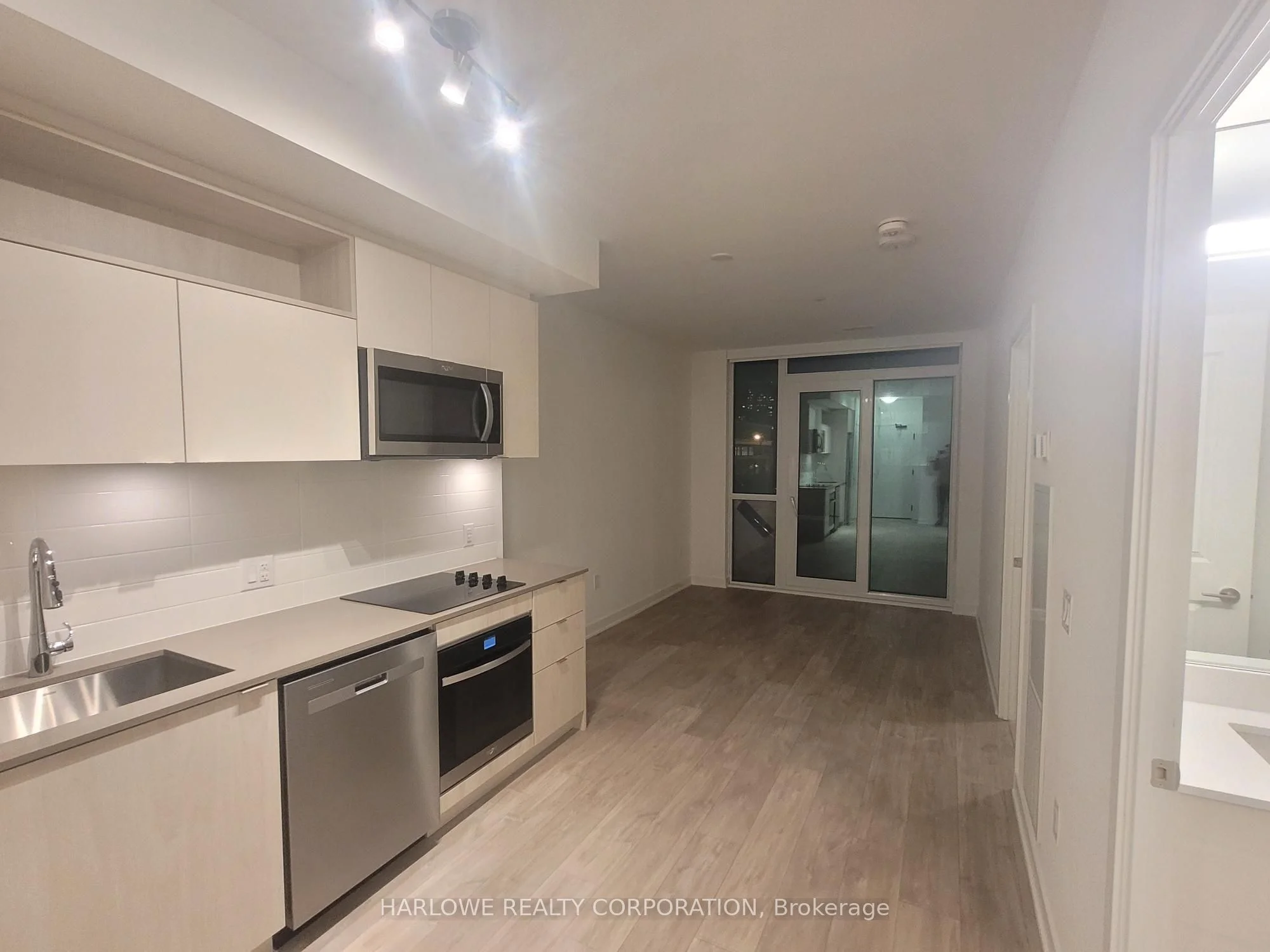 100 Dalhousie Street 203, Toronto C08, On M5b 0c7