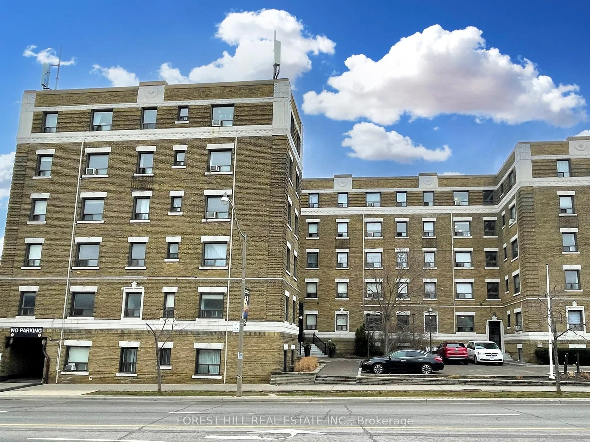2837 Yonge Street 201, Toronto C04, ON M4N 2J6