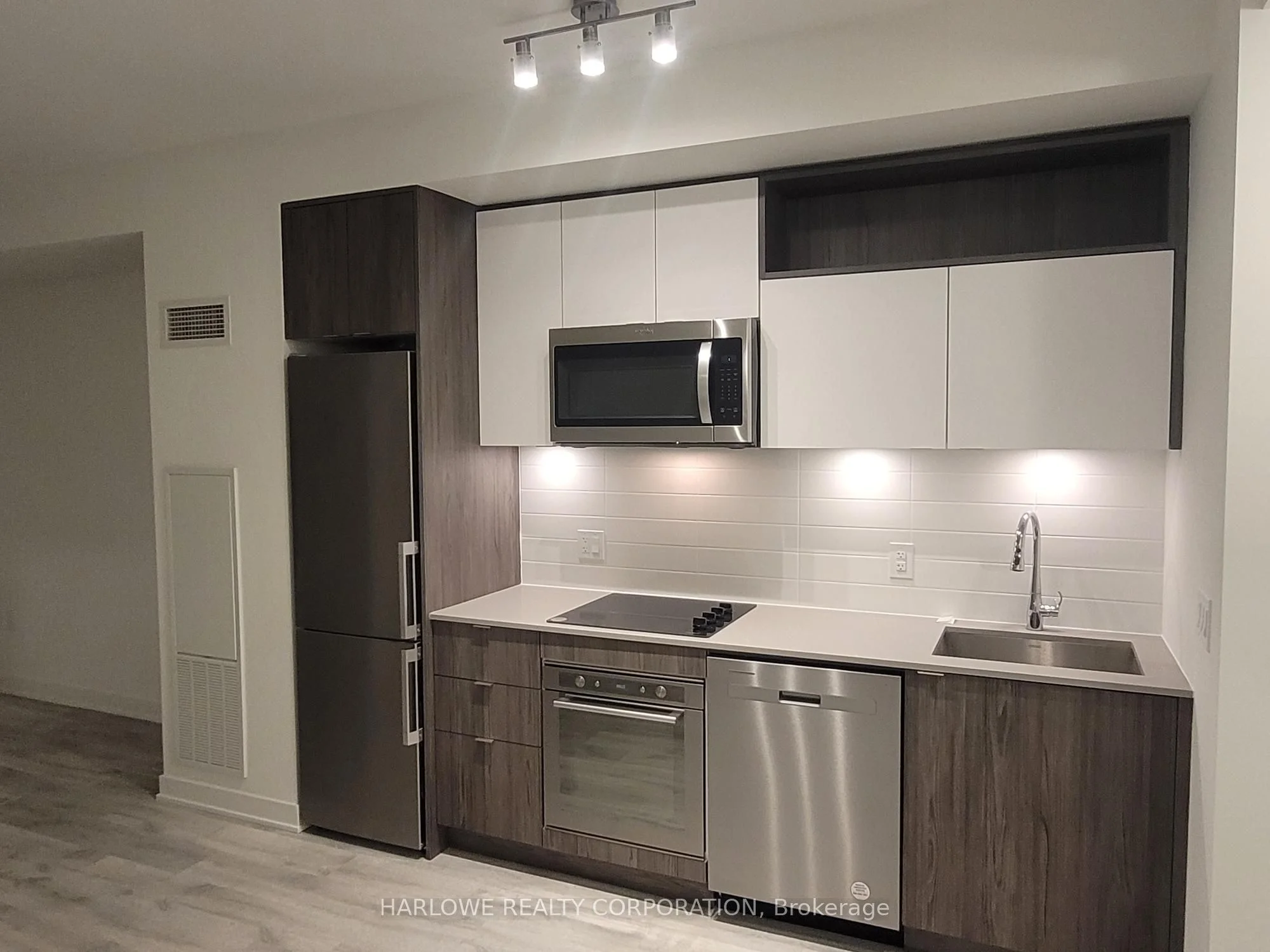 121 Lower Sherbourne Street 947 SW, Toronto C08, ON M5A 0W8
