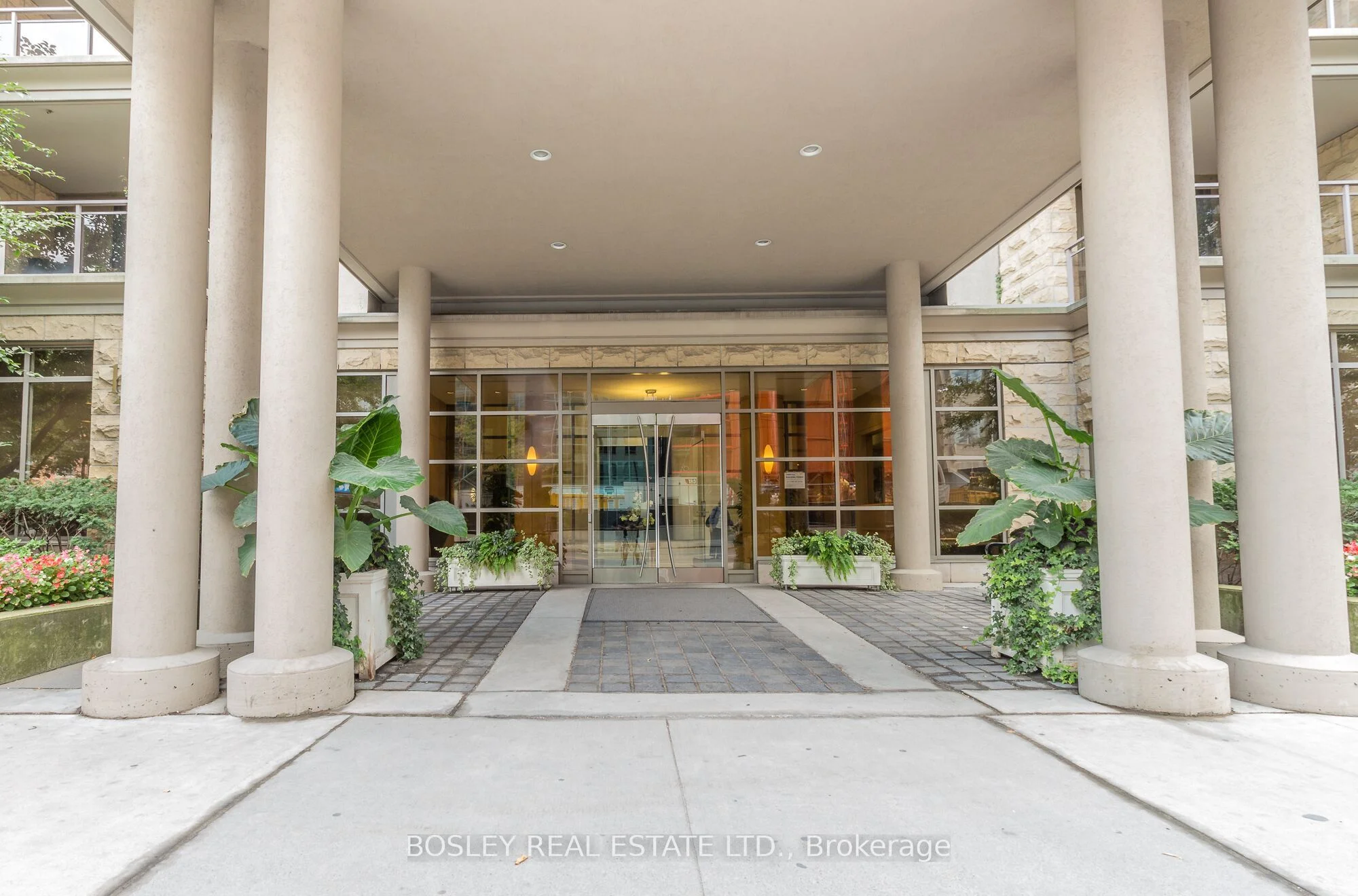123 Eglinton Avenue E 413, Toronto C10, On M4p 1j2