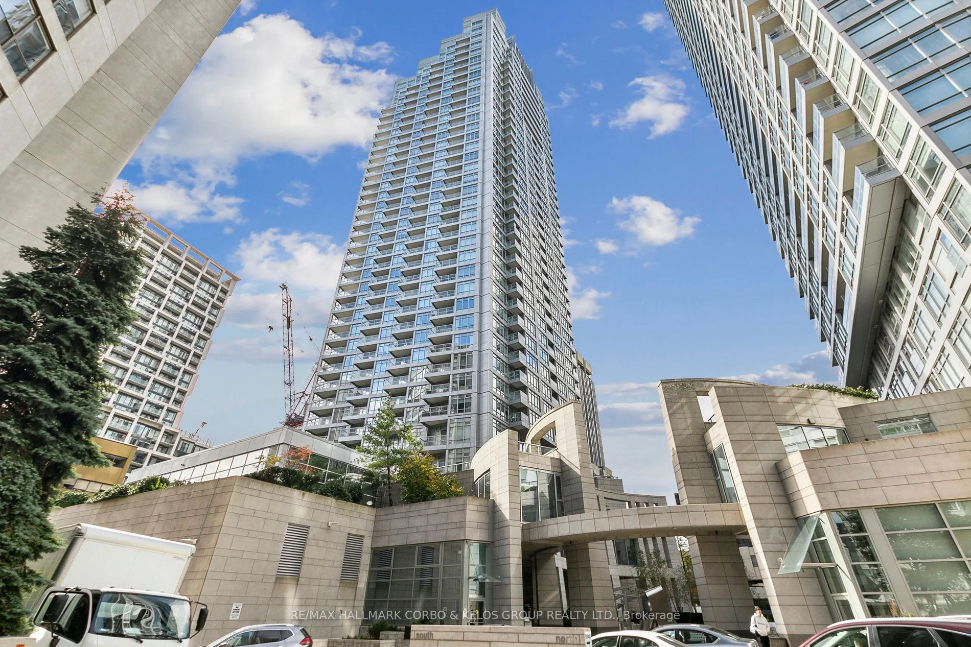 2181 Yonge Street 1601, Toronto C10, On M4s 3h7