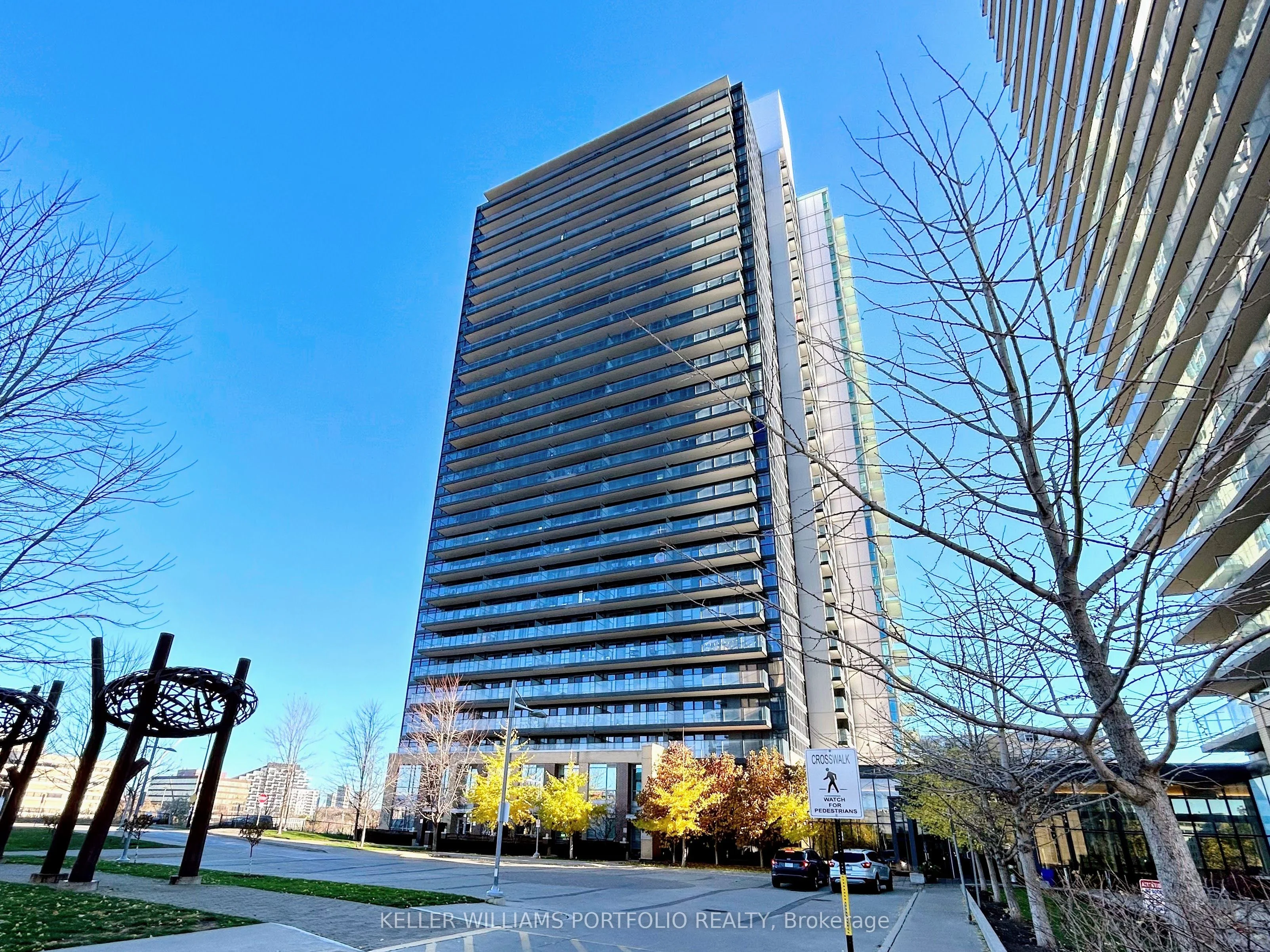 33 Singer Court 1106, Toronto C15, ON M2K 0B4