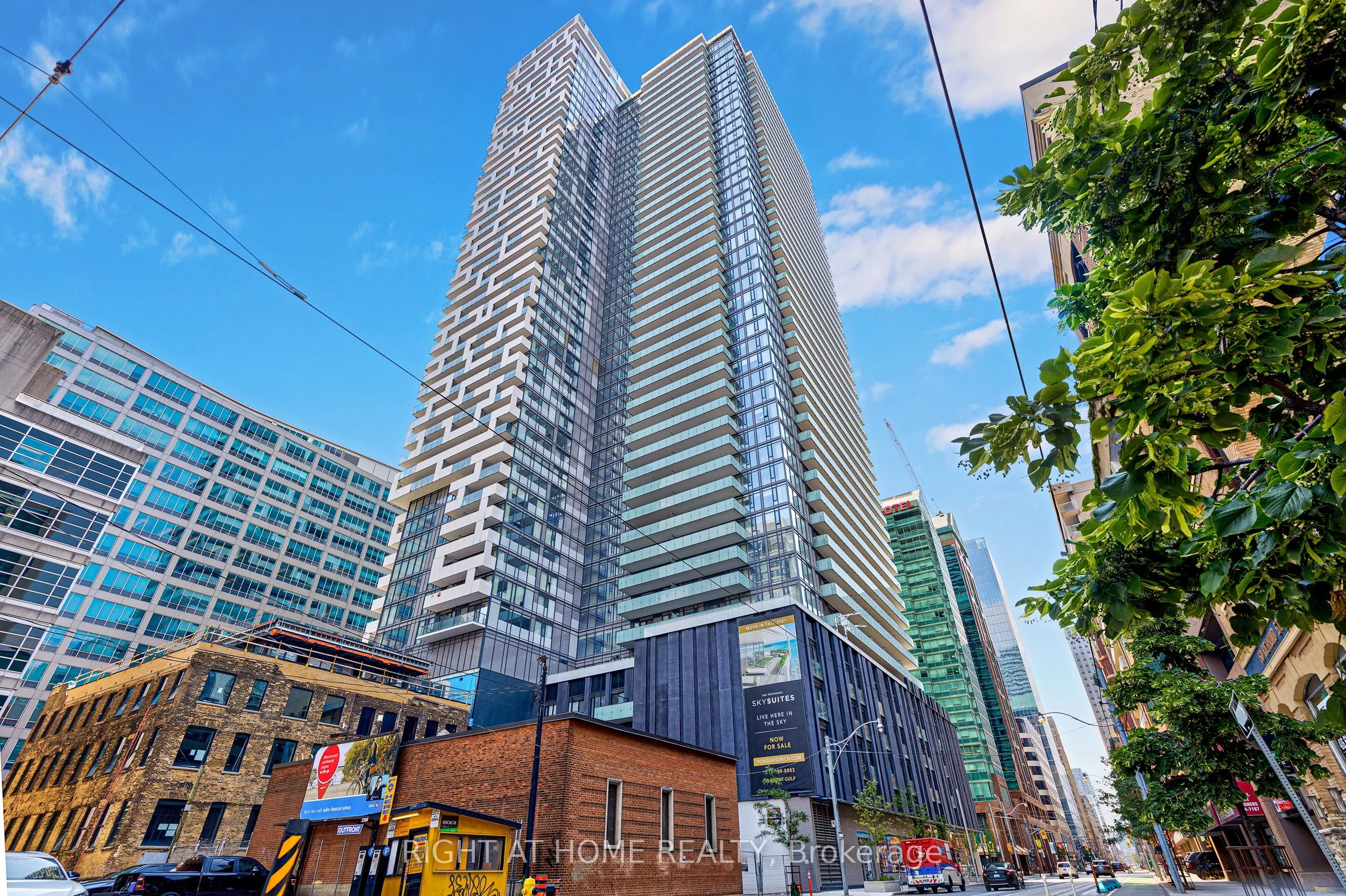 25 Richmond Street E 315, Toronto C08, On M5c 0a6