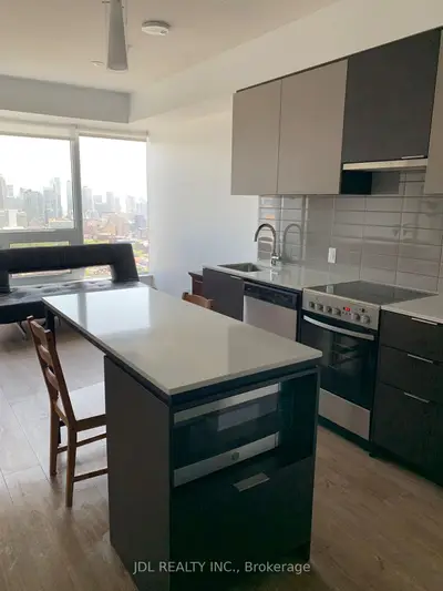 203 College Street 2809, Toronto C01, On M5t 1p9