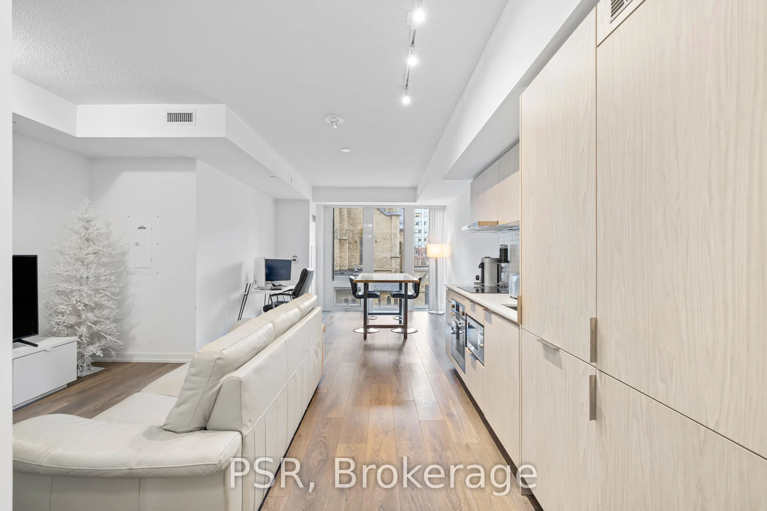 60 Shuter Street 212, Toronto C08, ON M5B 1A8